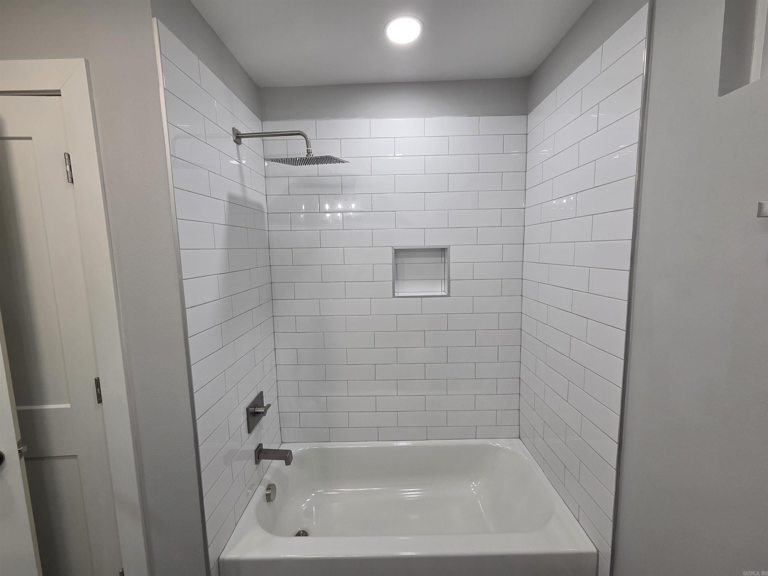 THOMAS - Residential