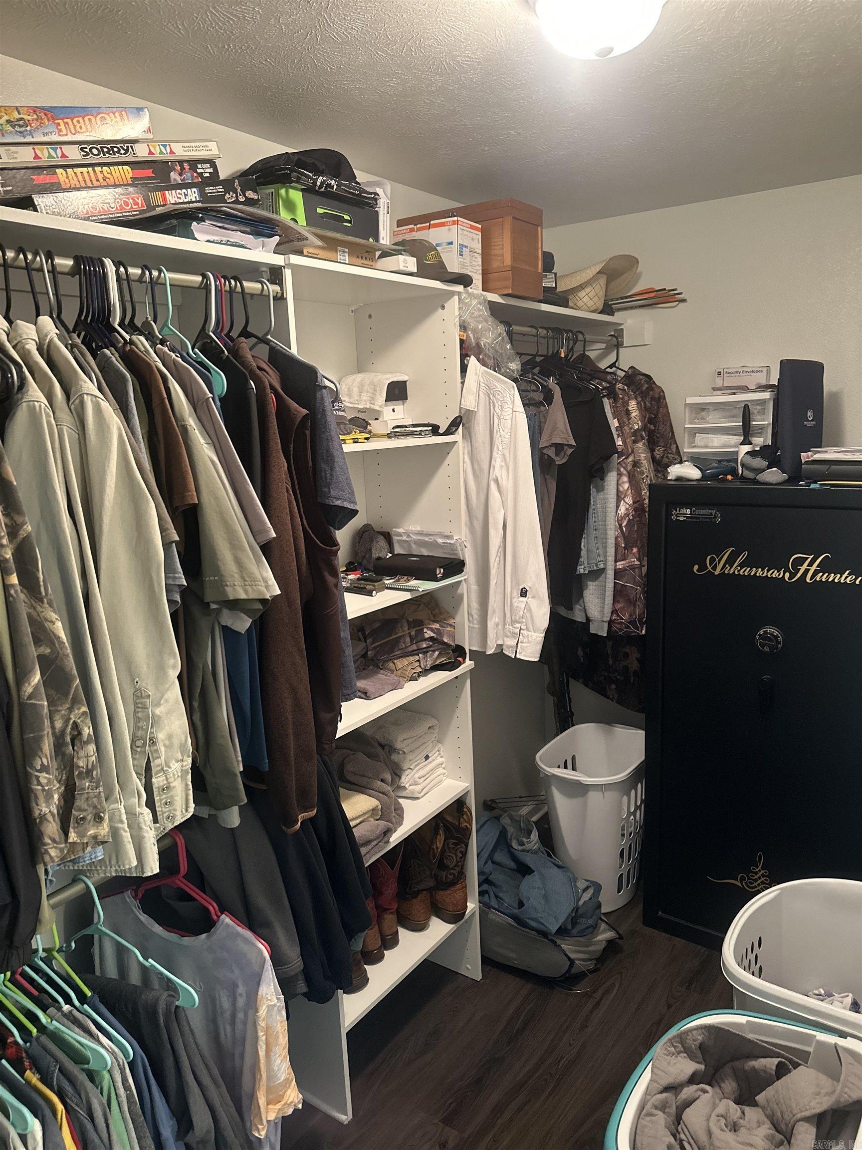 BAKER'S FIELD - Residential