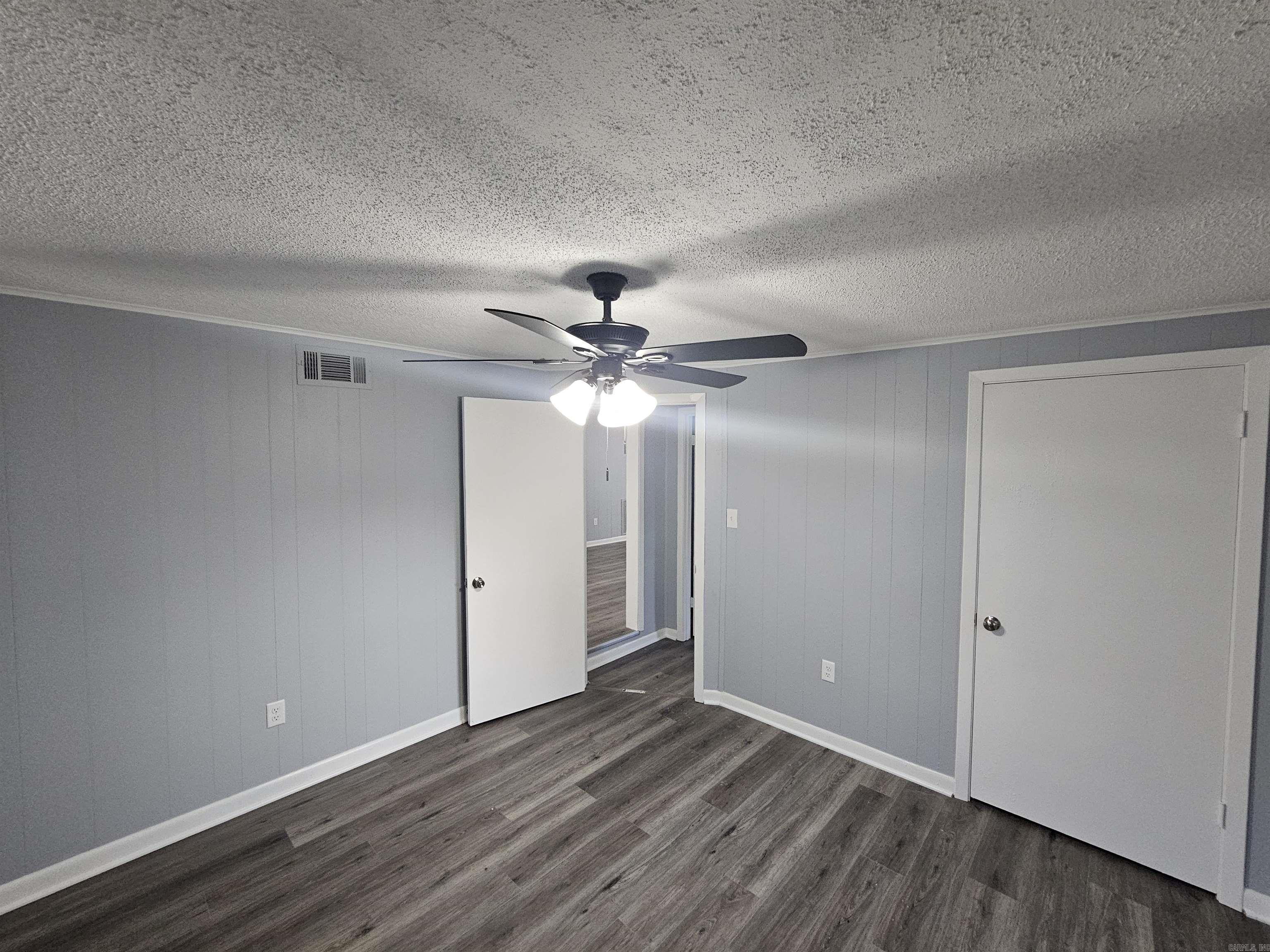 Lund and Hill Original - Residential Lease