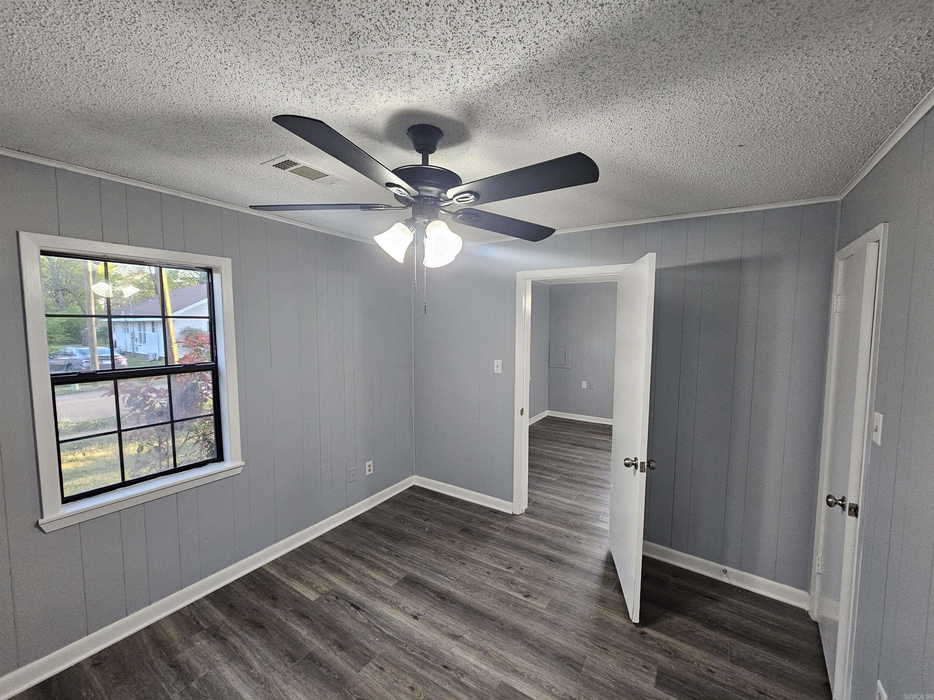 Lund and Hill Original - Residential Lease