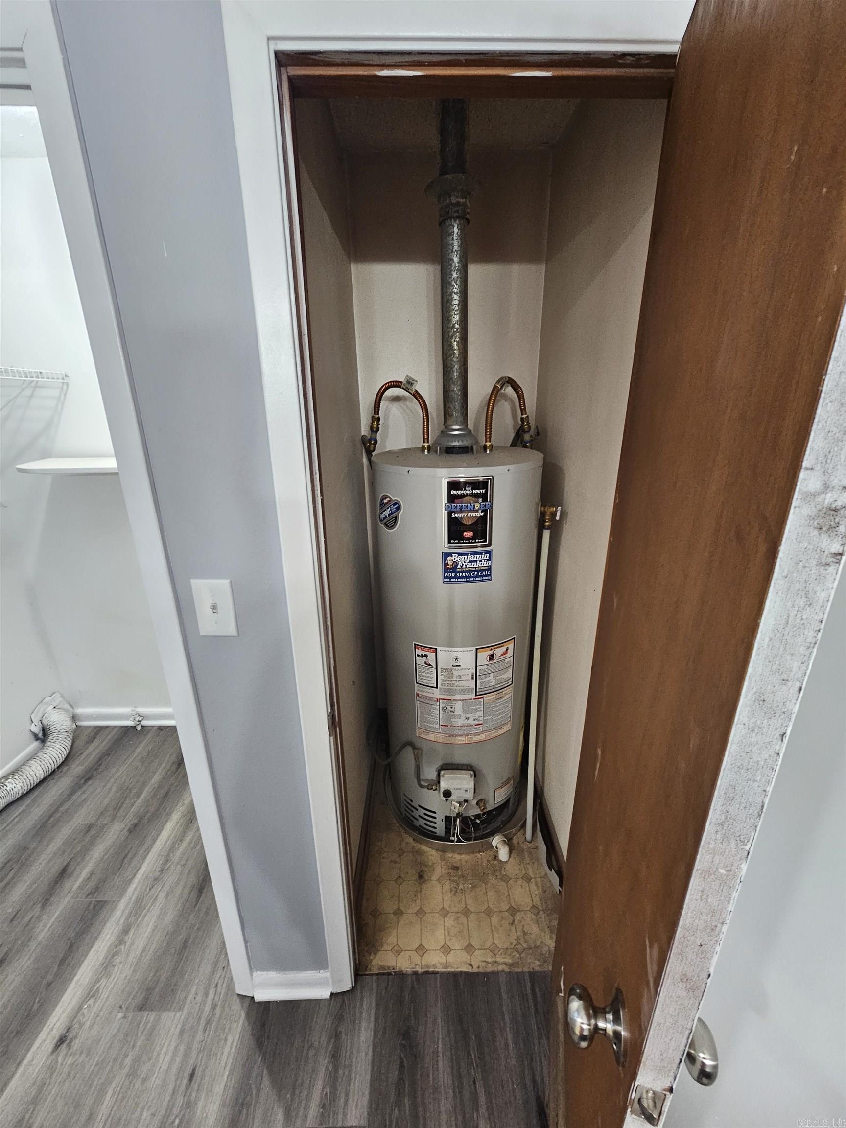 Lund and Hill Original - Residential Lease