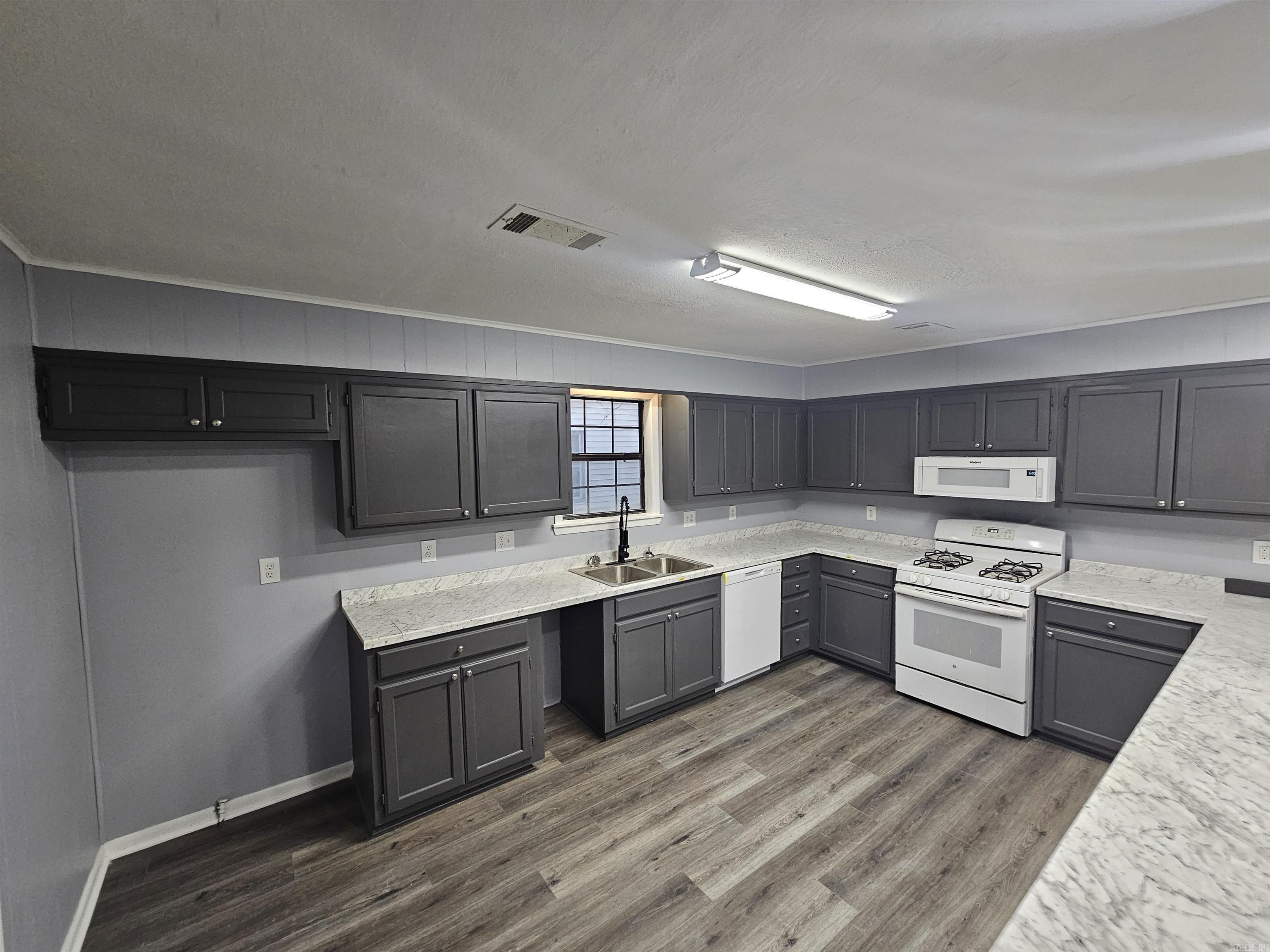 Lund and Hill Original - Residential Lease