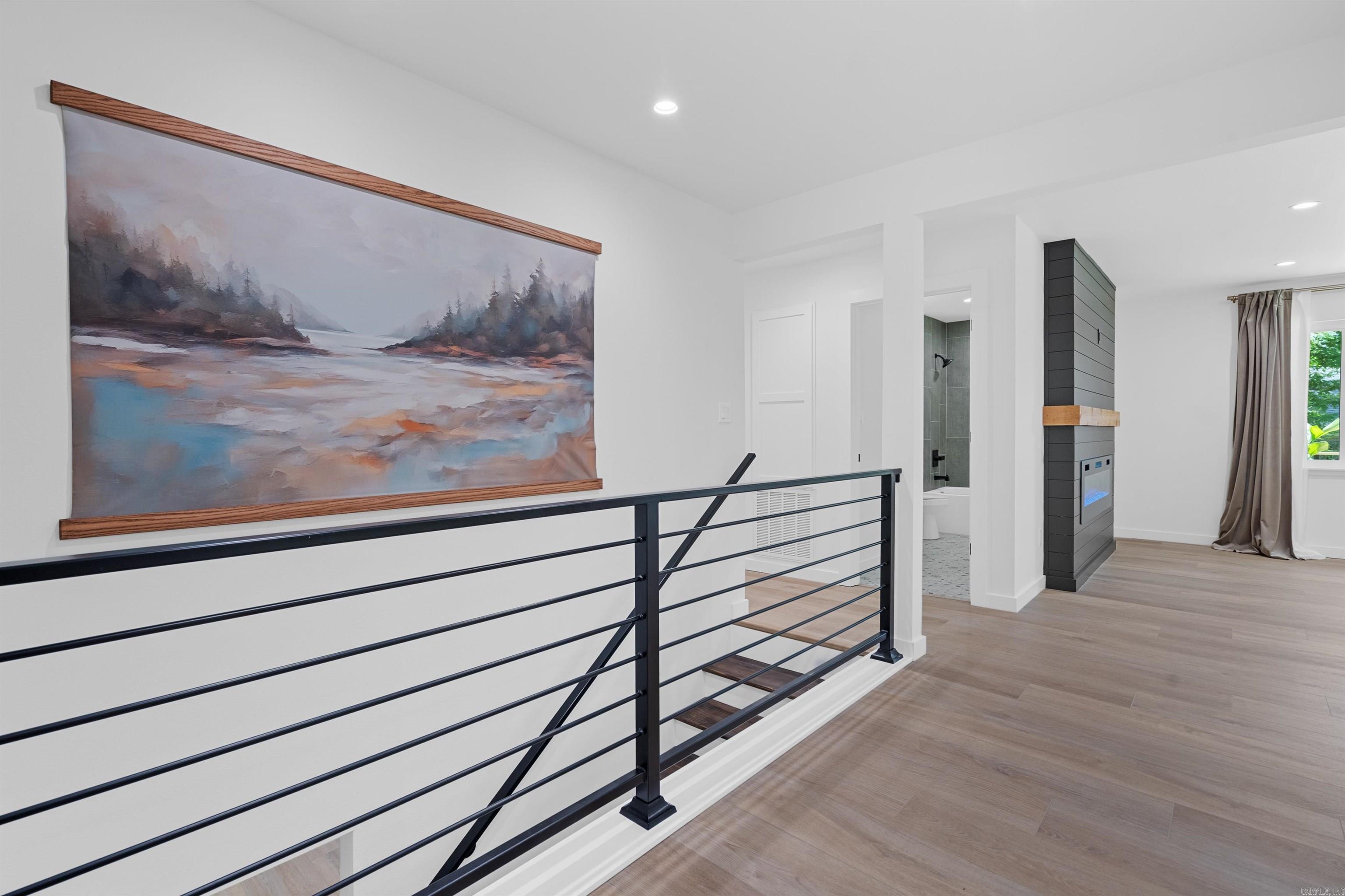 WOODLAND HILLS - Residential