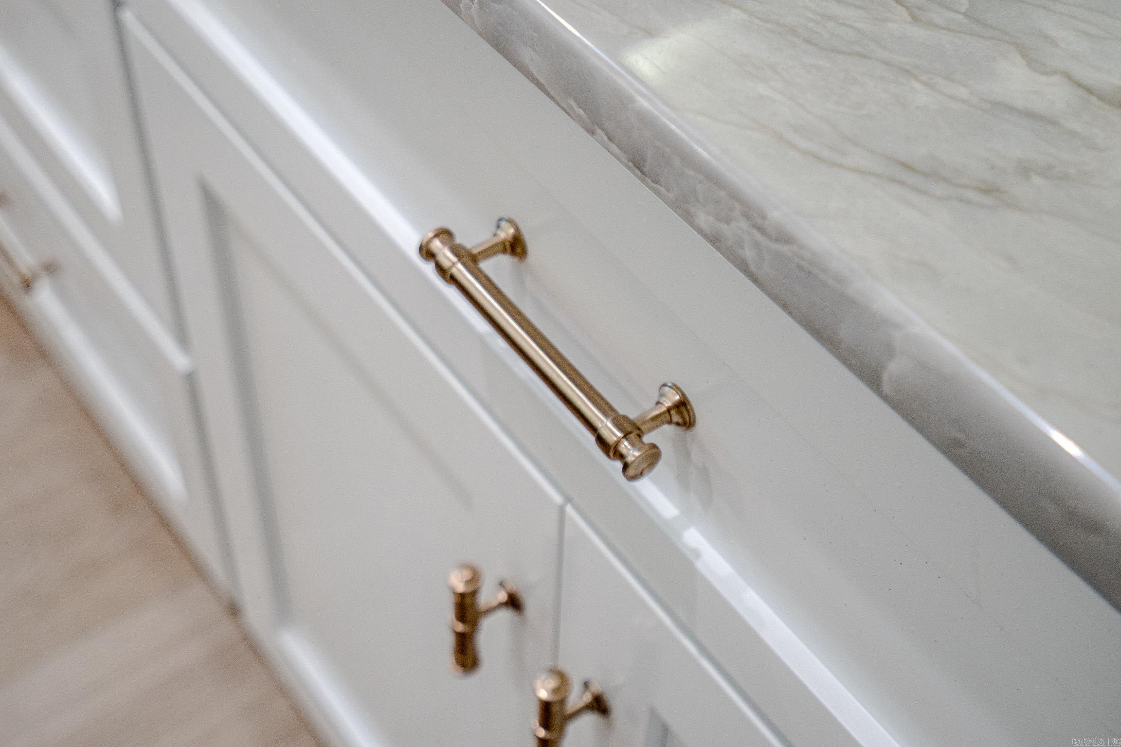 WOODLAND HILLS - Residential