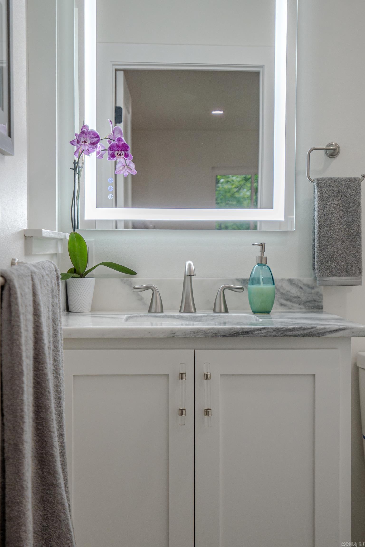 WOODLAND HILLS - Residential