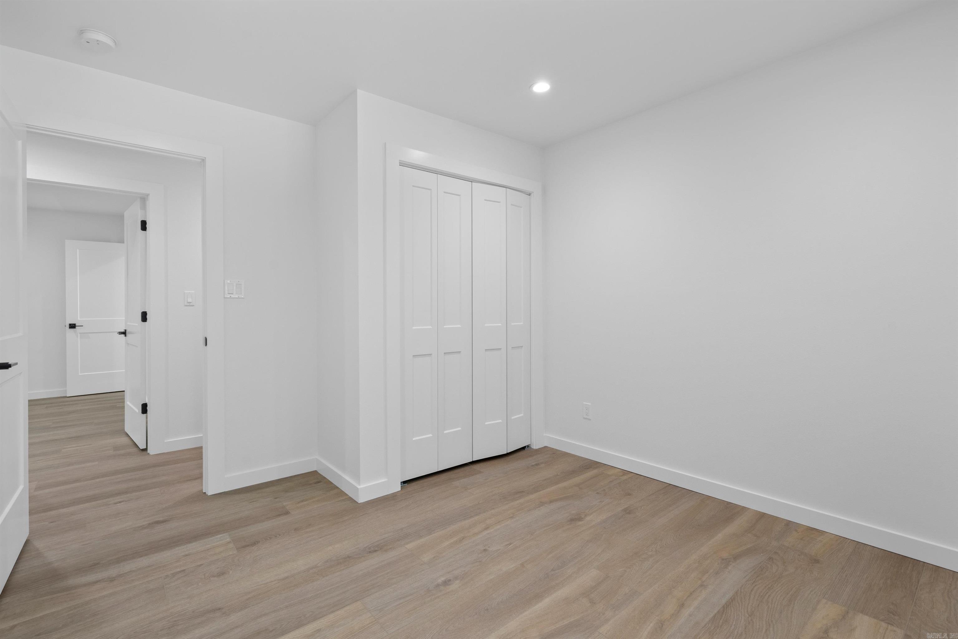 WOODLAND HILLS - Residential