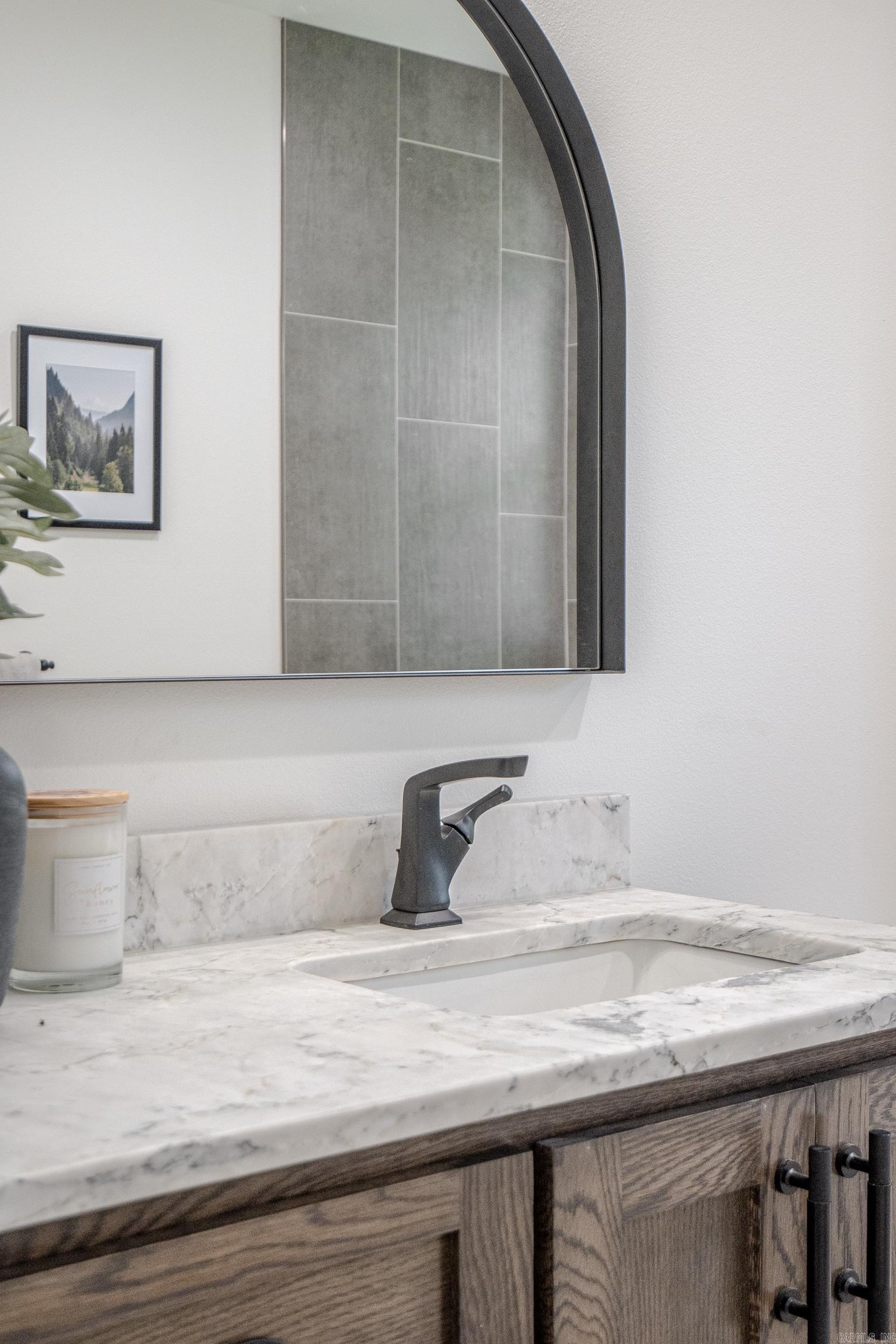 WOODLAND HILLS - Residential