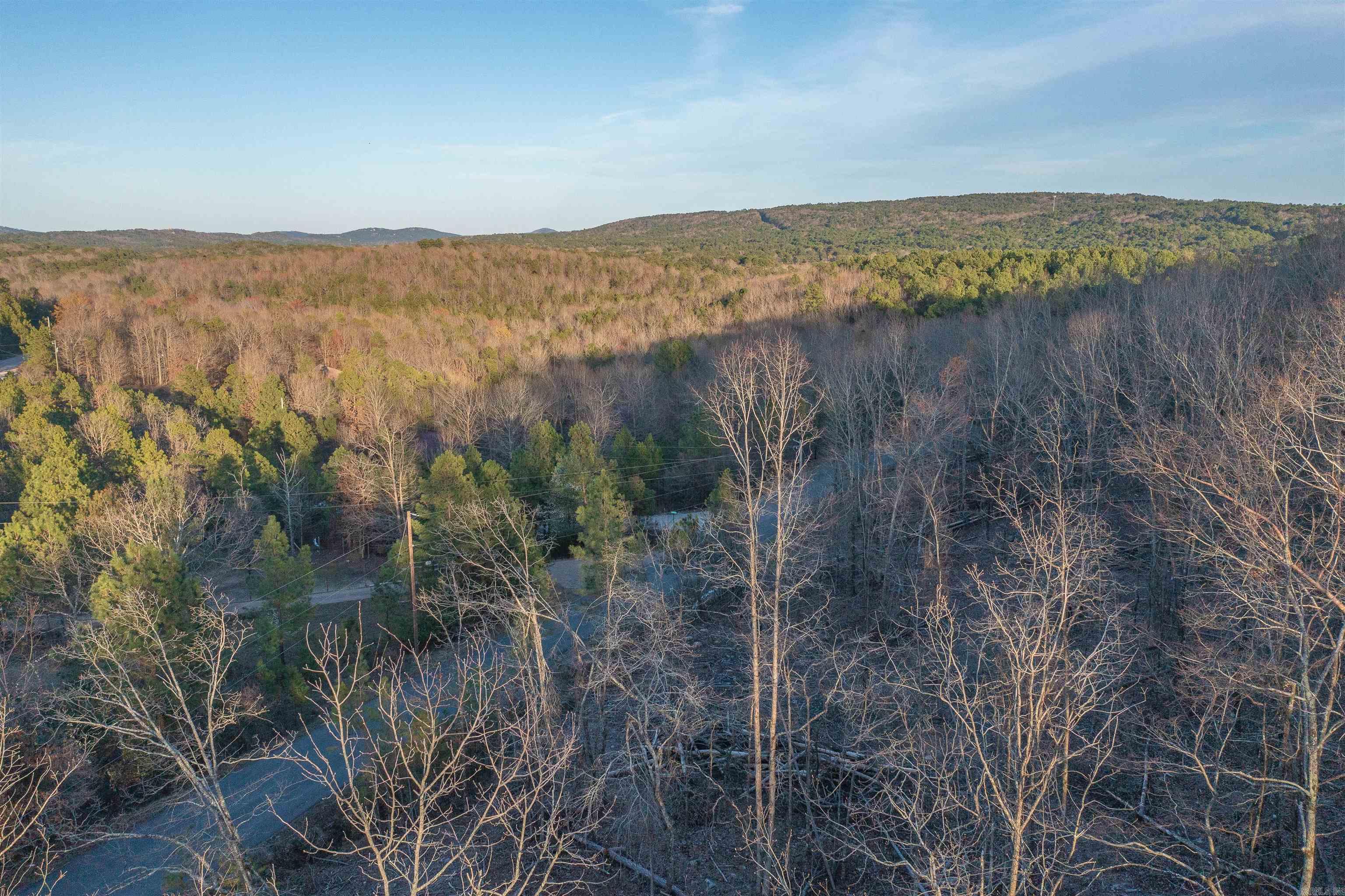 Strawberry East - Land