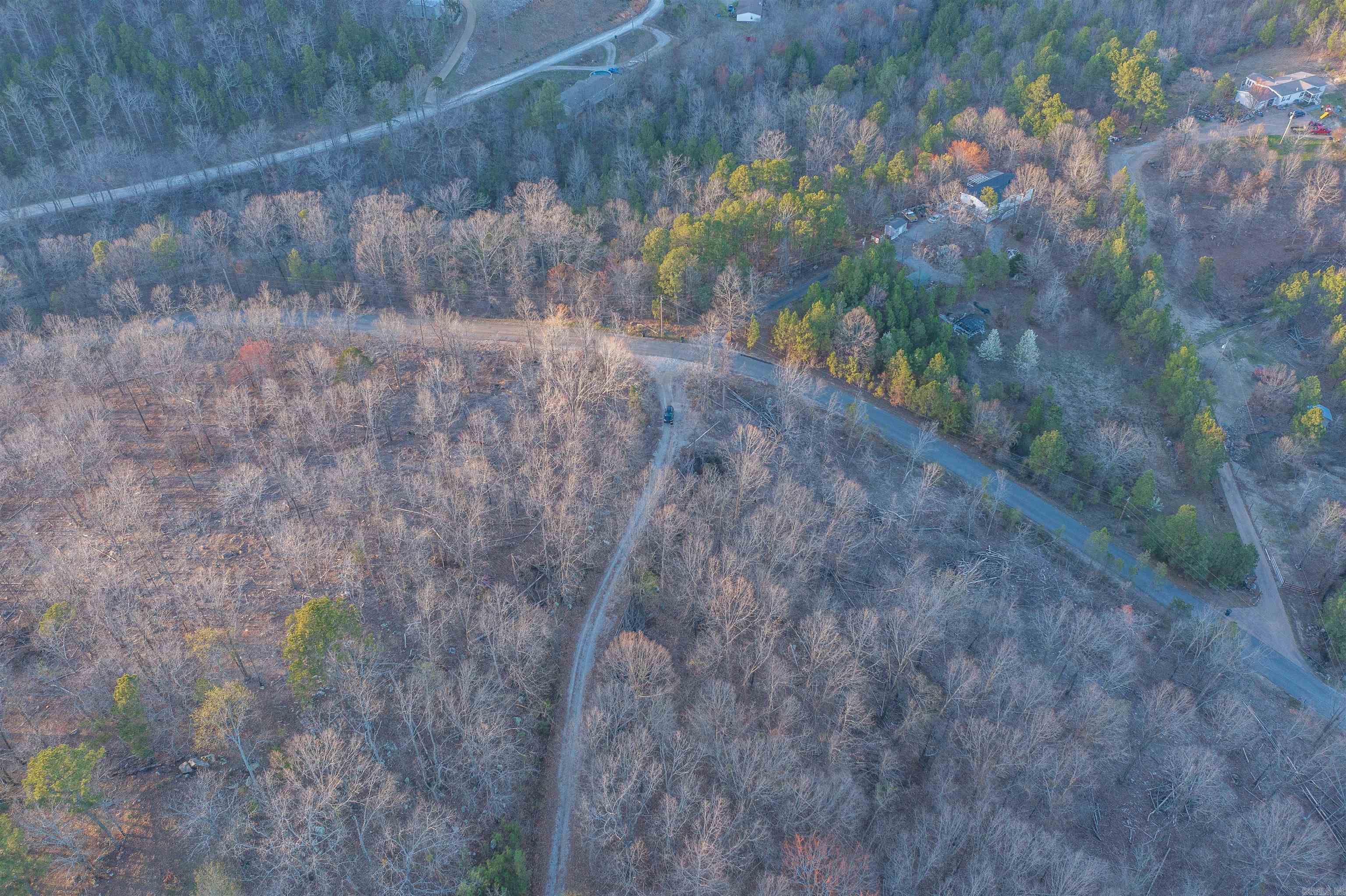 Strawberry East - Land