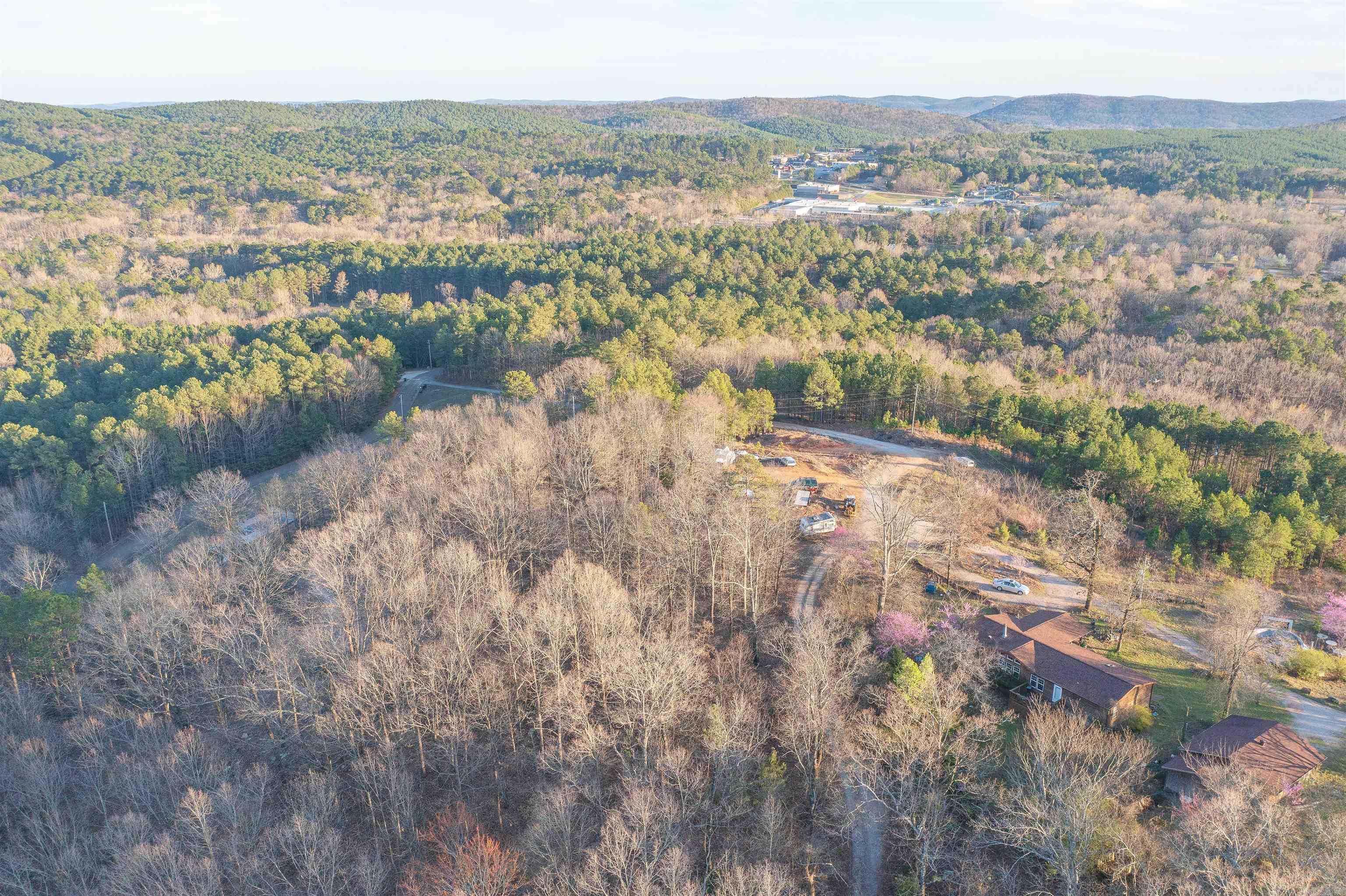 Strawberry East - Land