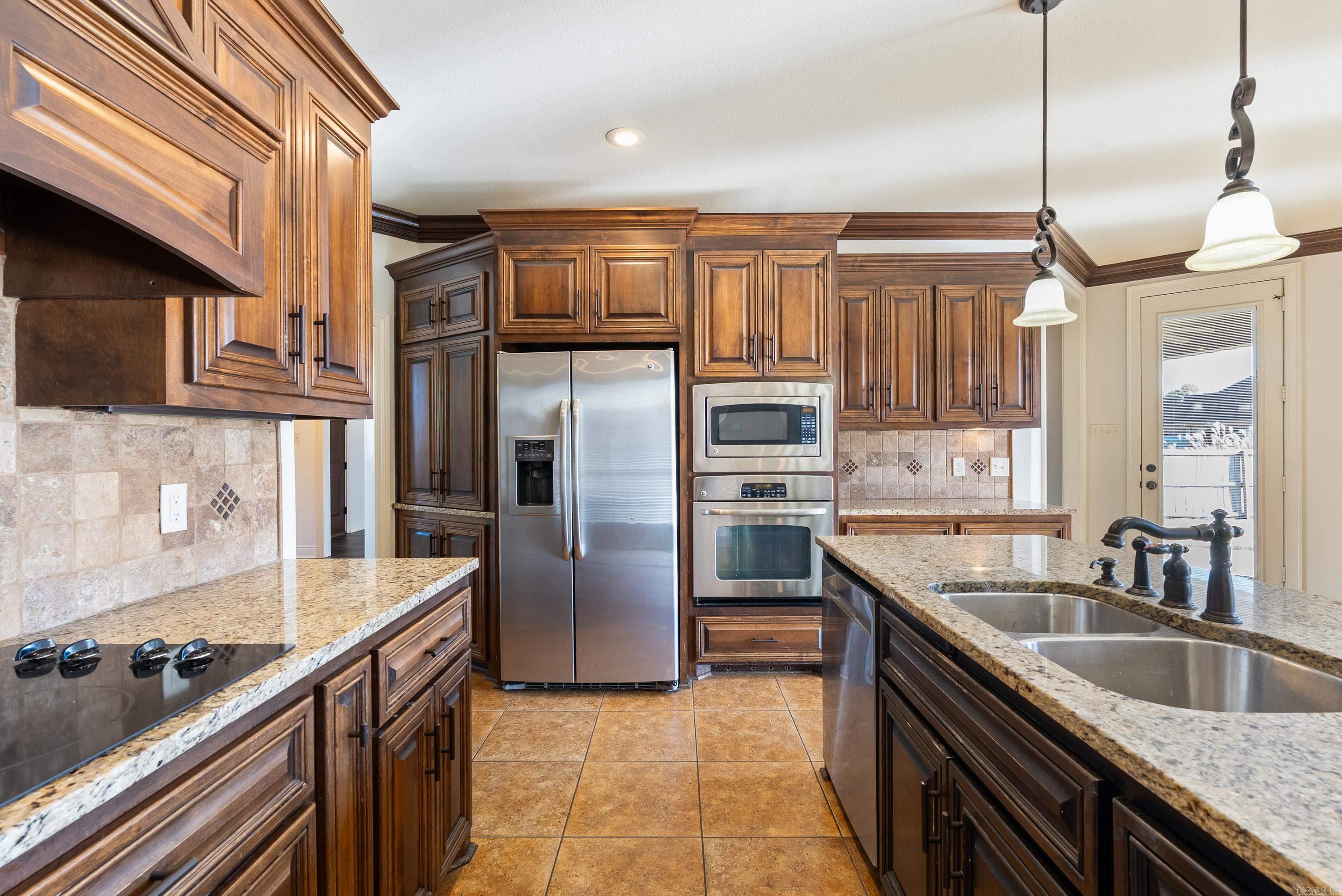 FIELDSTONE - Residential