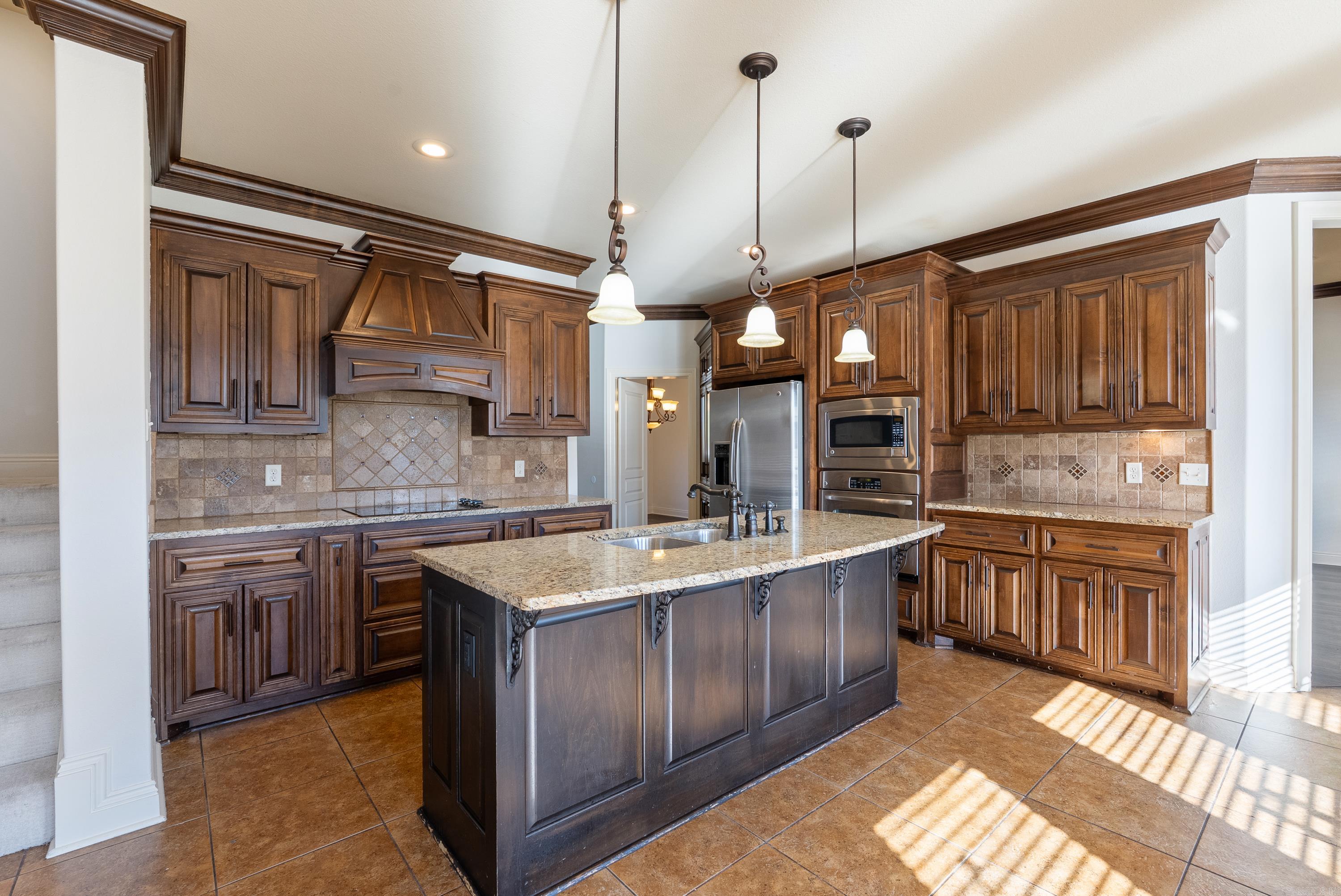 FIELDSTONE - Residential