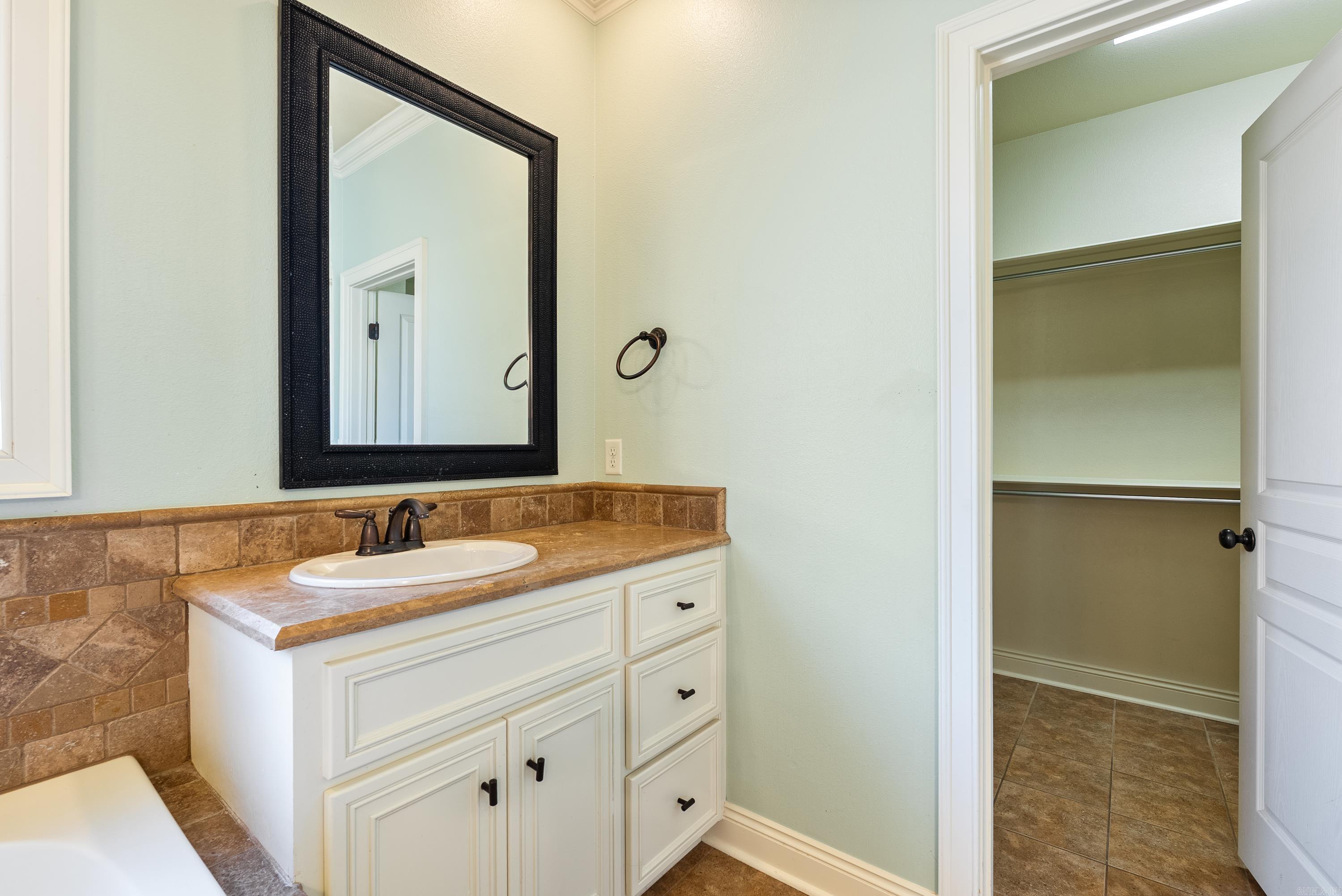 FIELDSTONE - Residential