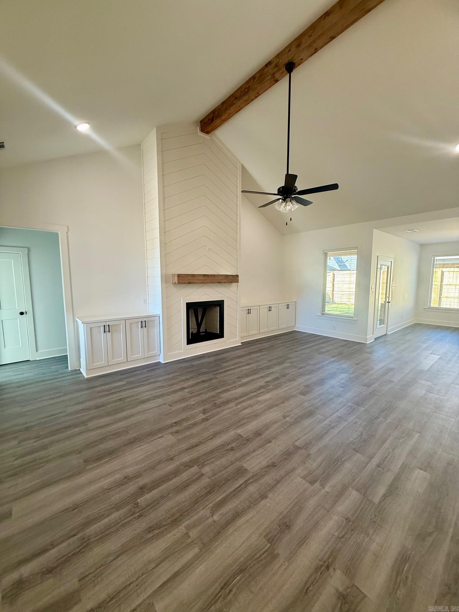 SPENCER CROSSING LLC - Residential Lease