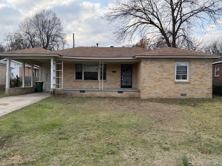 Nice affordable home on low traffic street just off Fair Park Blvd. Flat lot, $129,900. 3br 1.5ba with over 1300sq ft. Nice original hardwoods and vinyl floors. Some updates inside, chain link fenced back yard, 1 car carport, concrete porch on front and covered back patio.  Lots of potential for owner occupant or investor. Priced to move. Seller paying $750 of buyer's first year home warranty.  Agents, see remarks