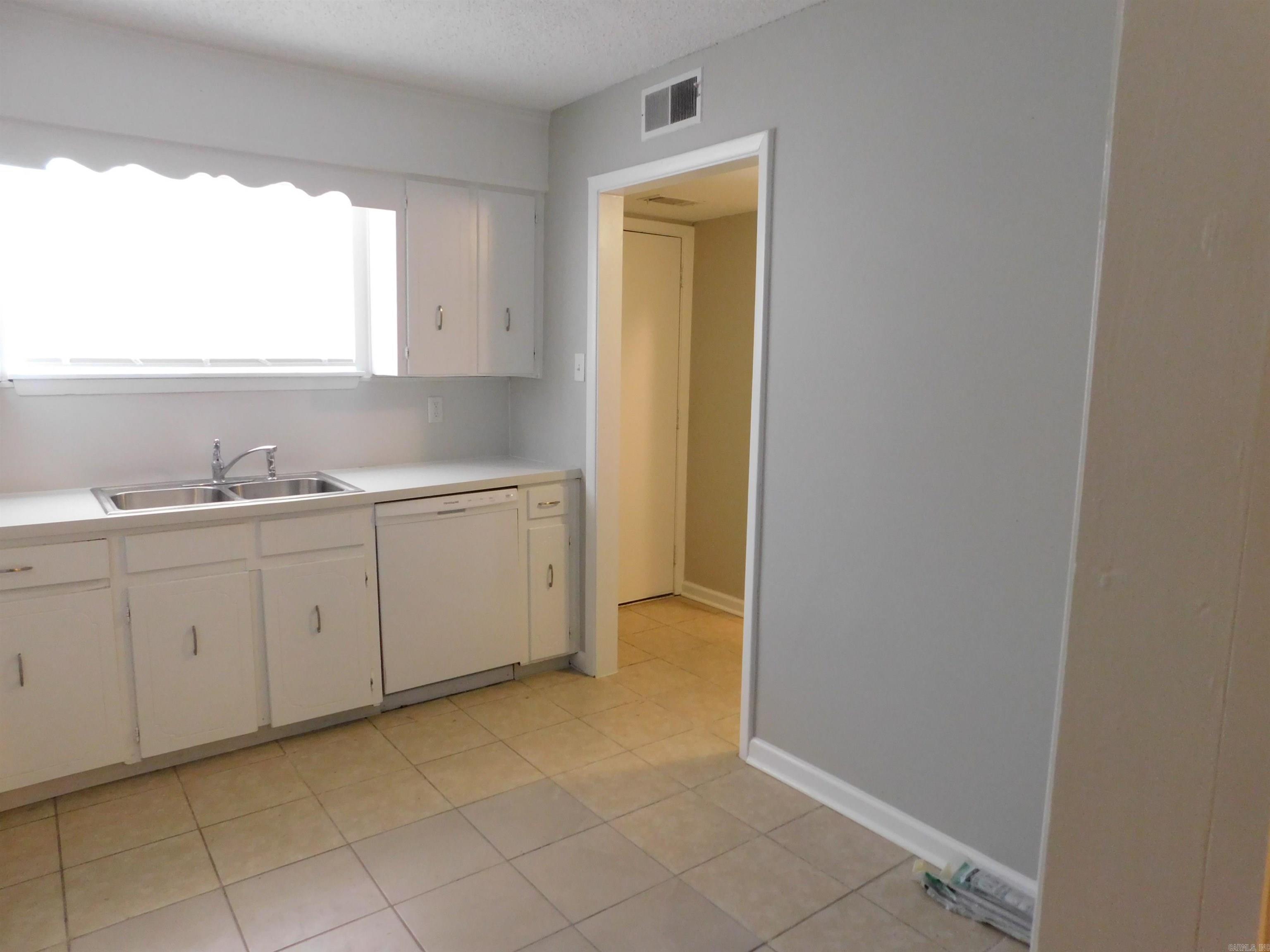 Pike Plaza Heights - Residential Lease