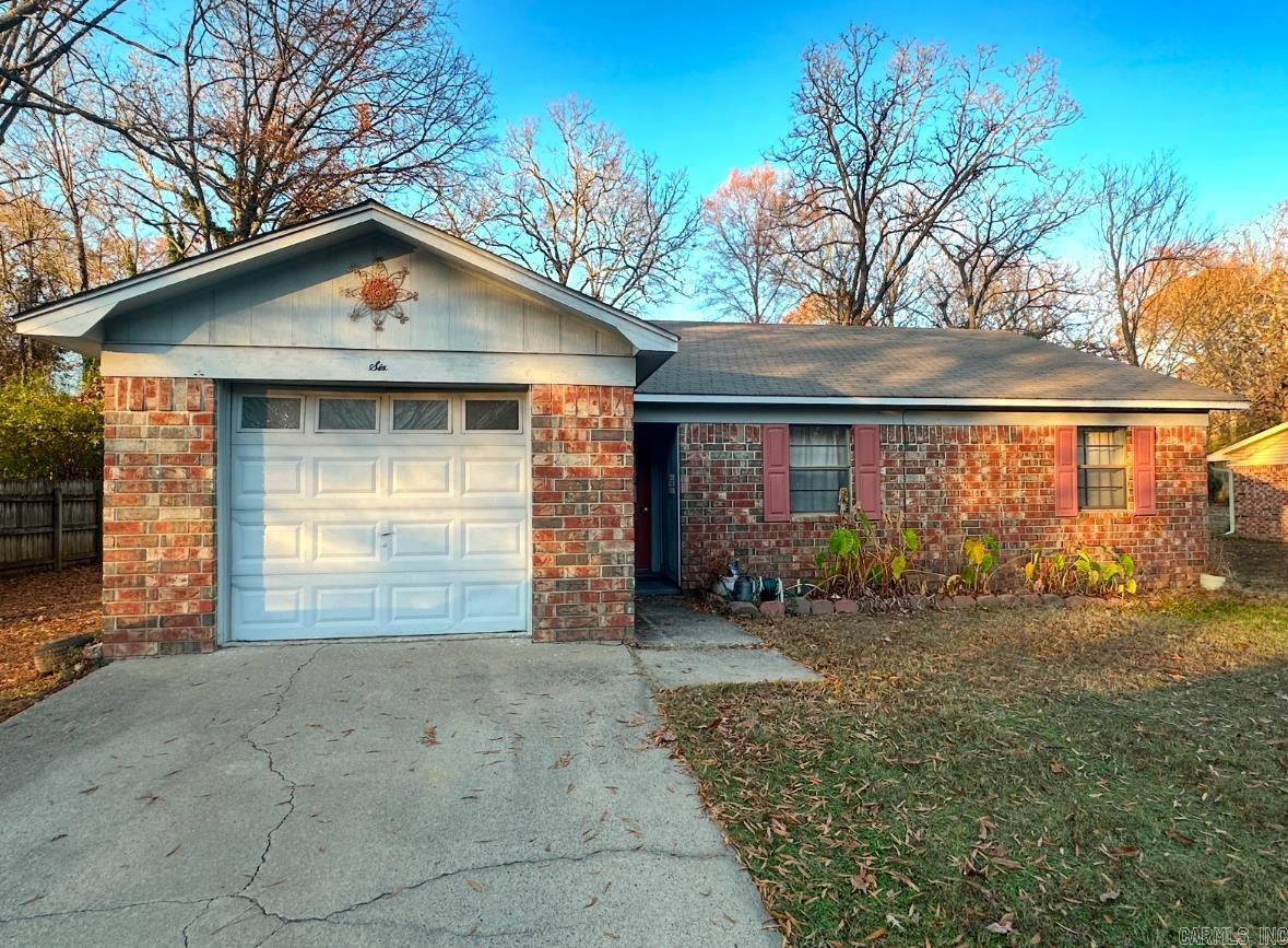 This 3-bedroom, 2-bath brick home is perfectly located near Julia Lee Moore Elementary and offers easy access to the interstate. Enjoy the peaceful backyard, perfect for relaxation or entertaining. Priced to sell, this gem won’t last long—schedule your showing today! see agent remarks