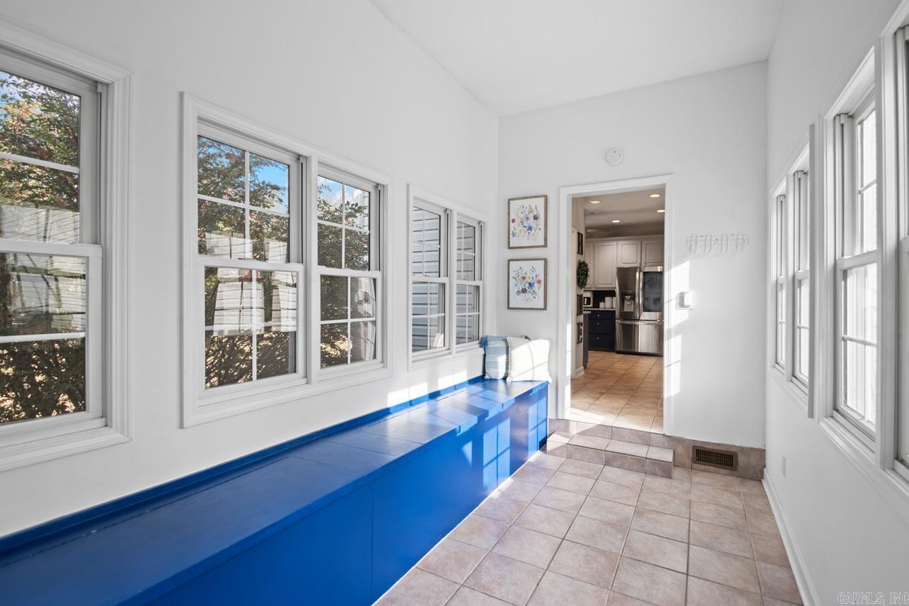 PEBBLE LAKE - Residential