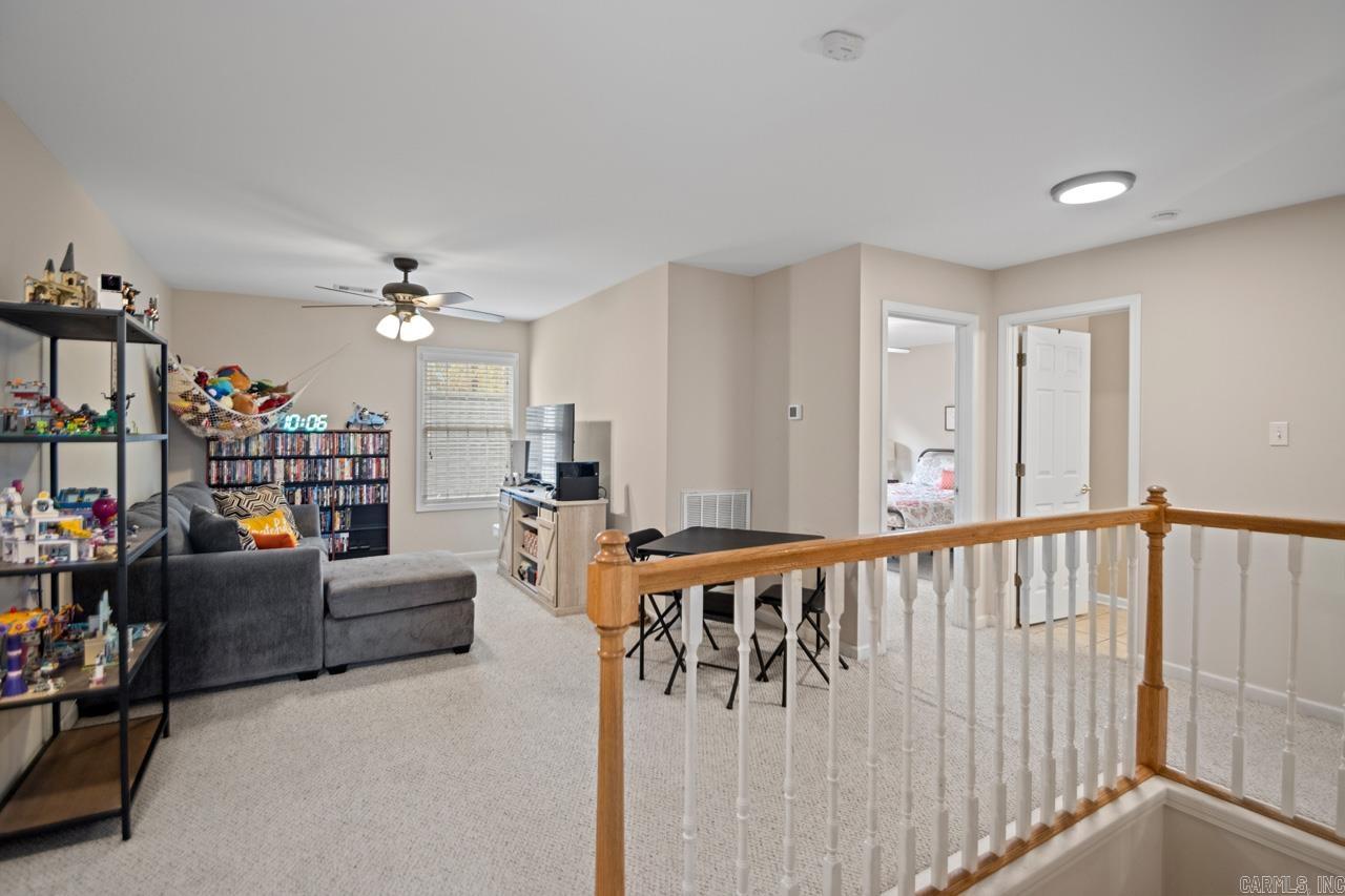 PEBBLE LAKE - Residential