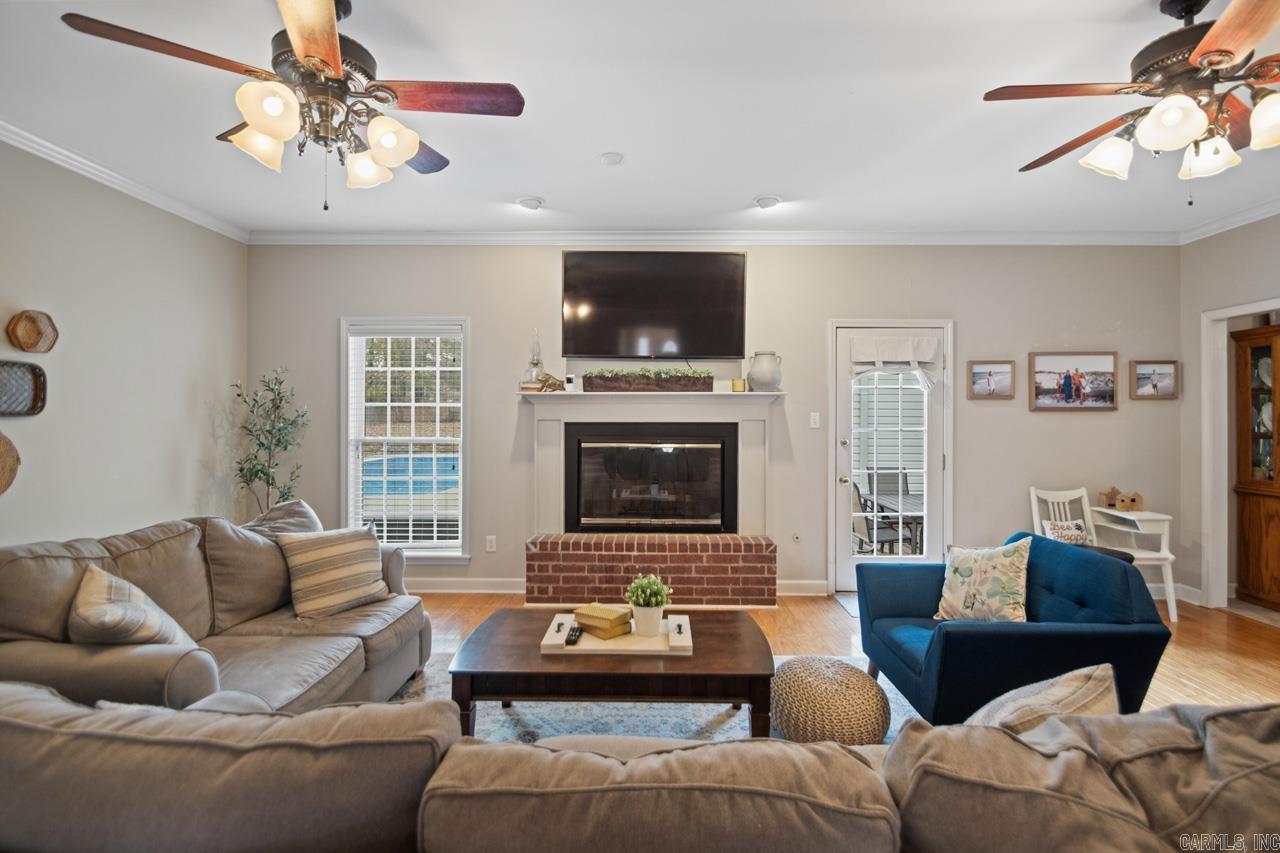 PEBBLE LAKE - Residential