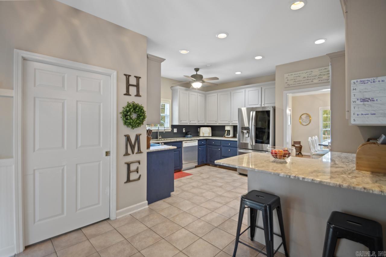 PEBBLE LAKE - Residential