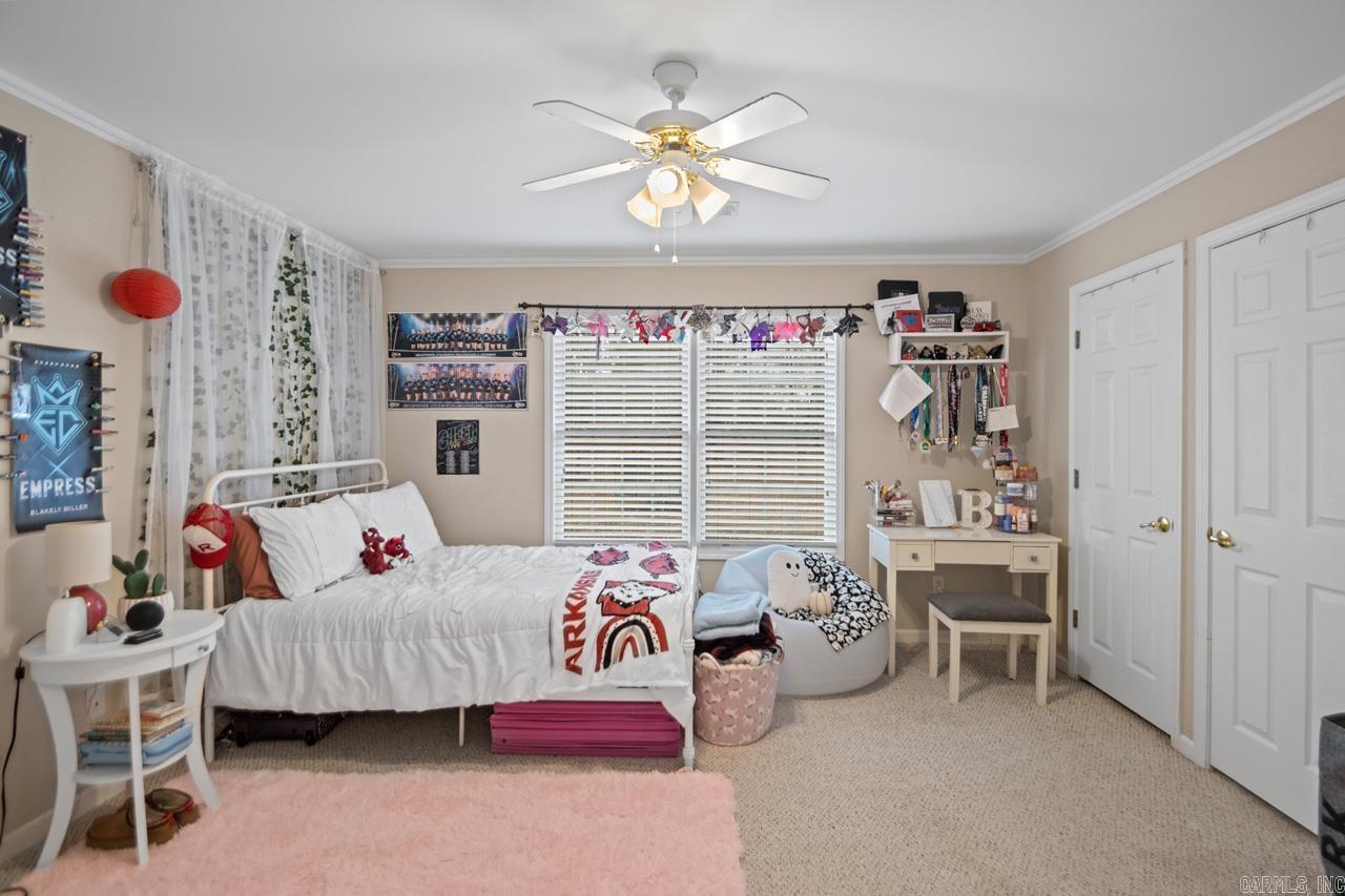 PEBBLE LAKE - Residential