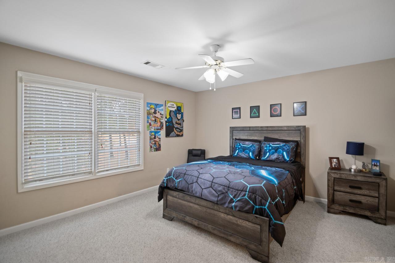 PEBBLE LAKE - Residential