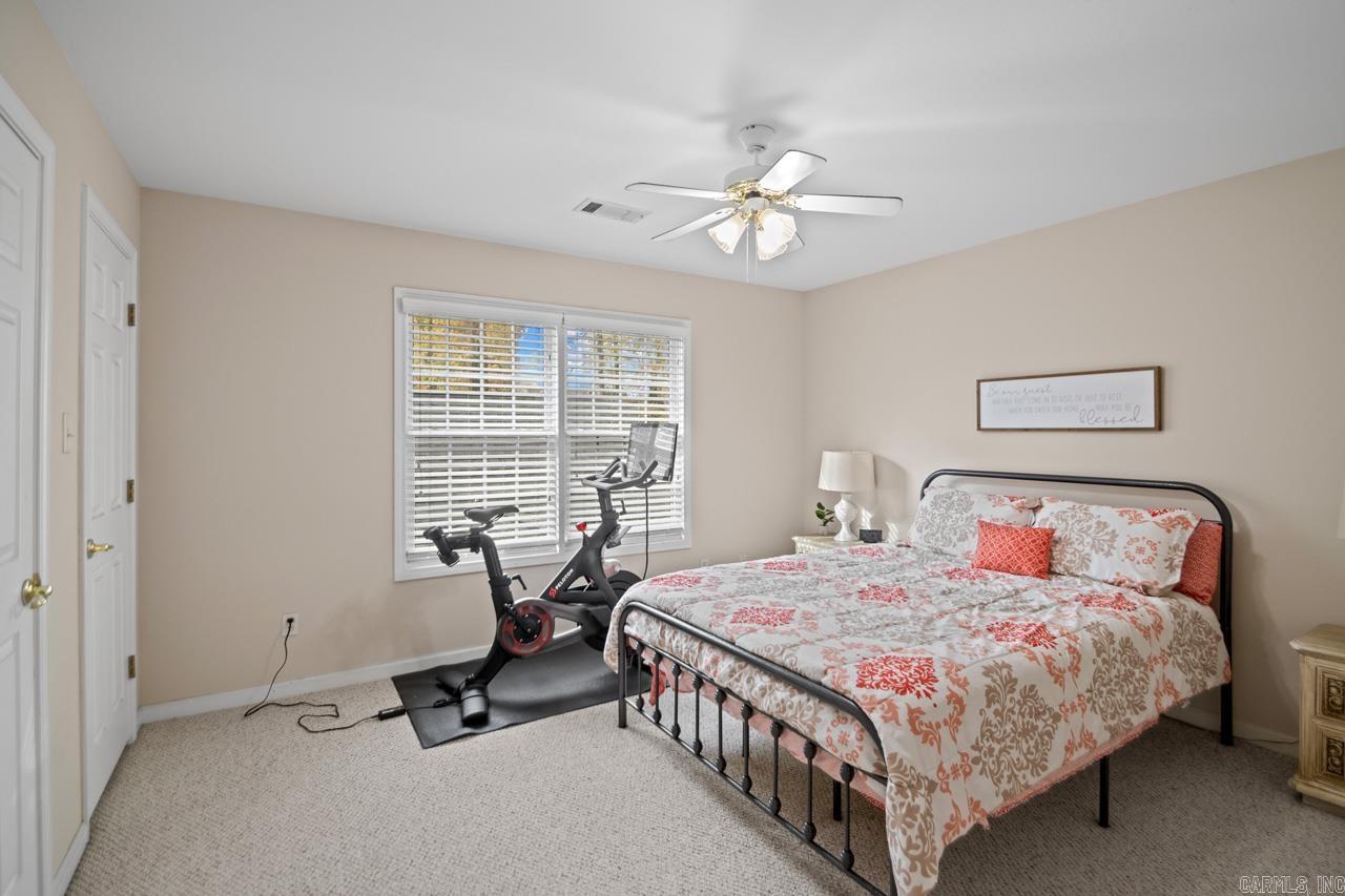 PEBBLE LAKE - Residential