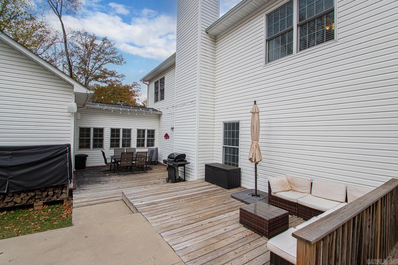 PEBBLE LAKE - Residential