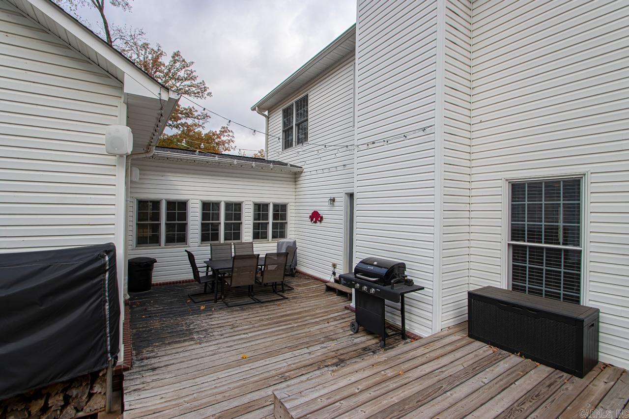 PEBBLE LAKE - Residential