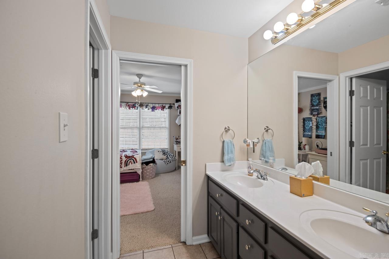 PEBBLE LAKE - Residential