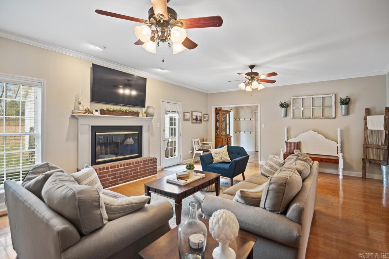 PEBBLE LAKE - Residential