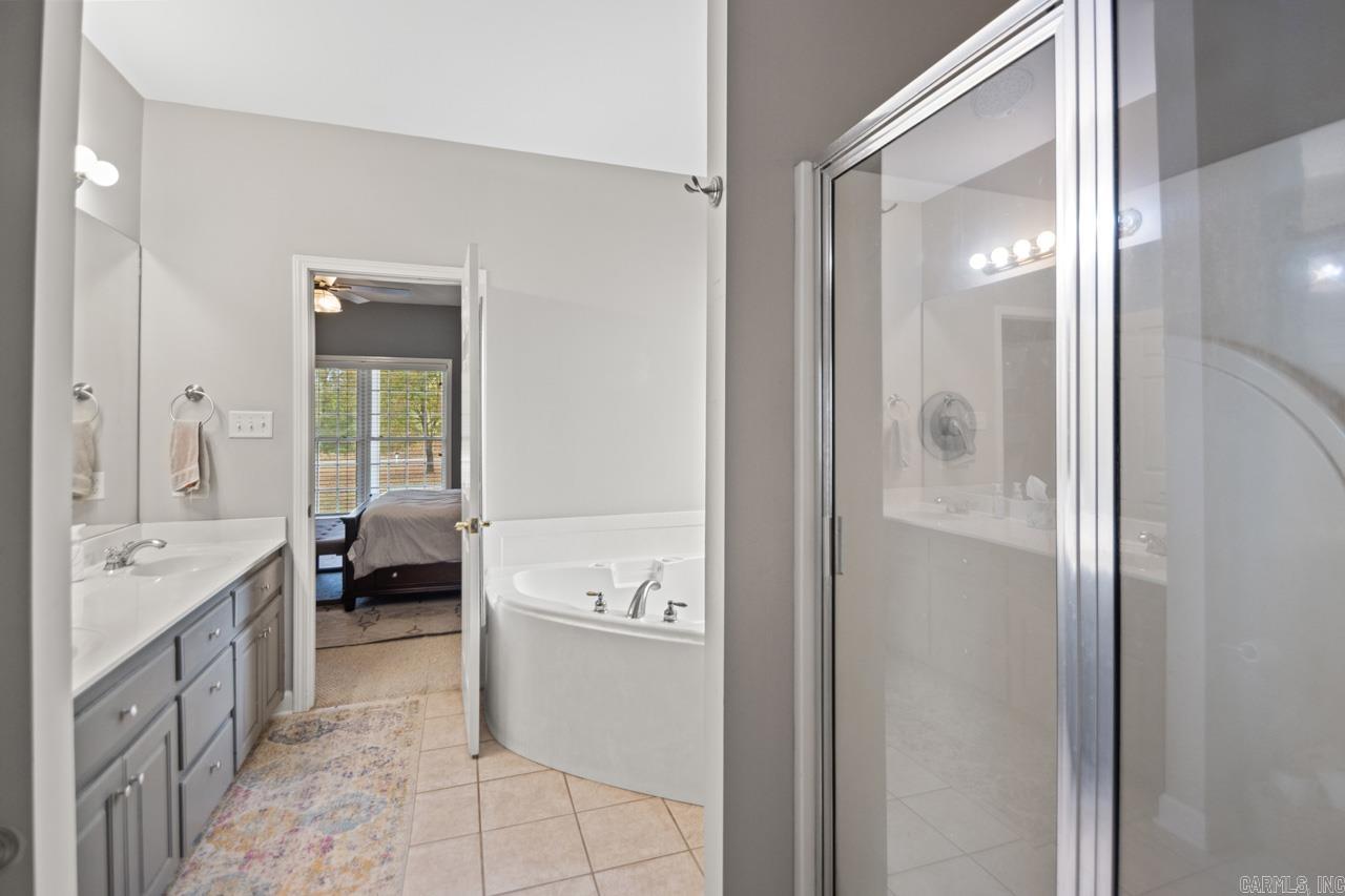 PEBBLE LAKE - Residential