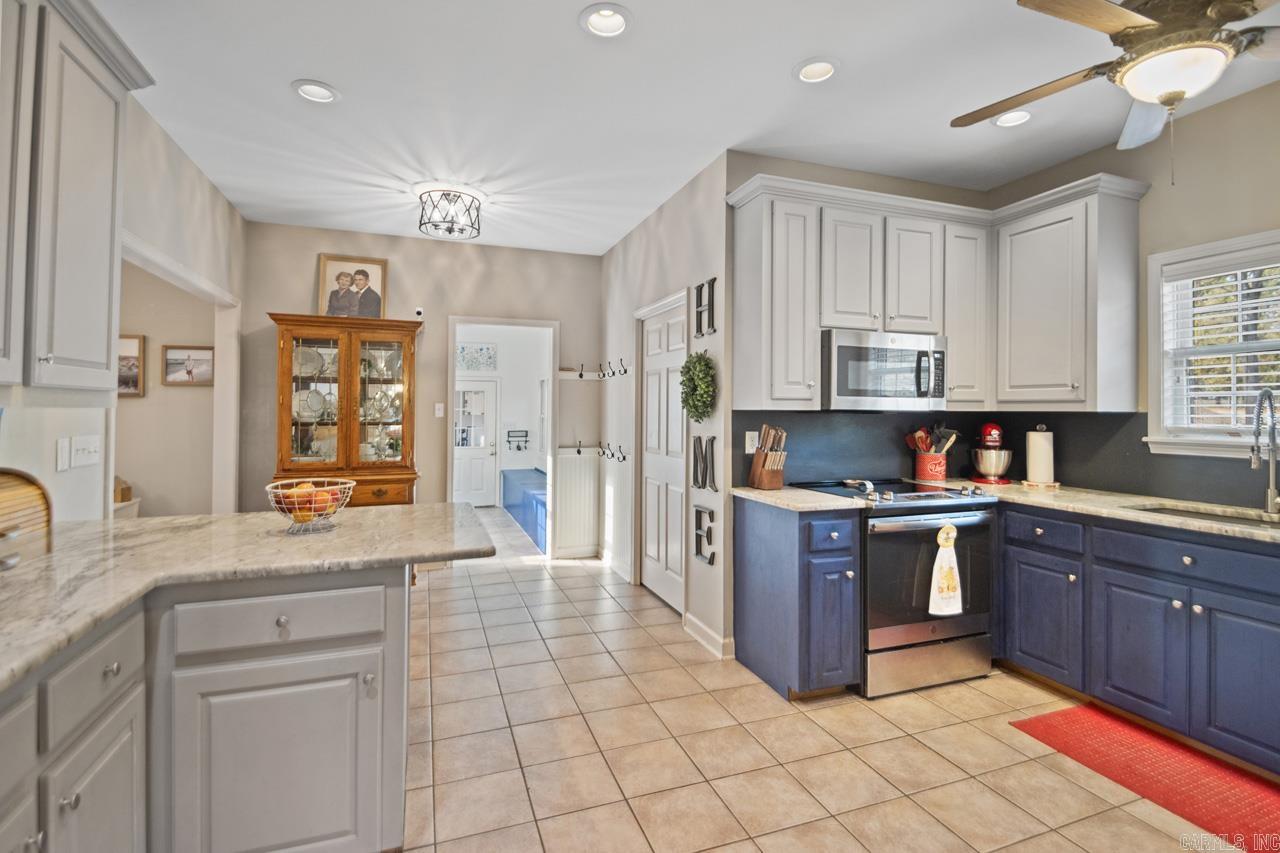 PEBBLE LAKE - Residential