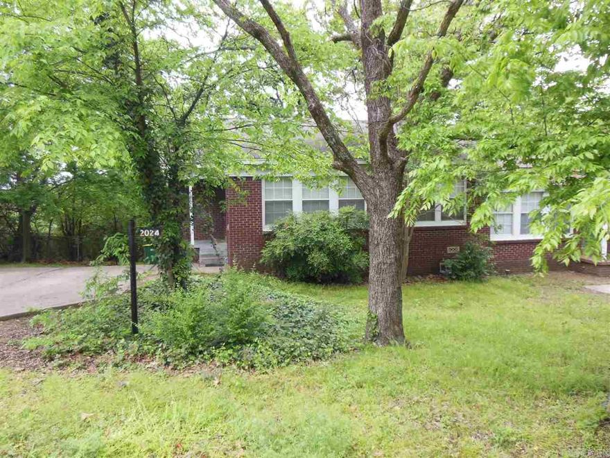 SUPER NICE!!! 2 bedroom, 1 bath, open floor plan with nicely furnished kitchen, washer/dryer included, ceramic tile floors & carpeted bedrooms, plenty of storage, fenced back yard with deck. $800 monthly, $800 Security Deposit with approved application. Call Marshall Peters & Associates 501-414-8340