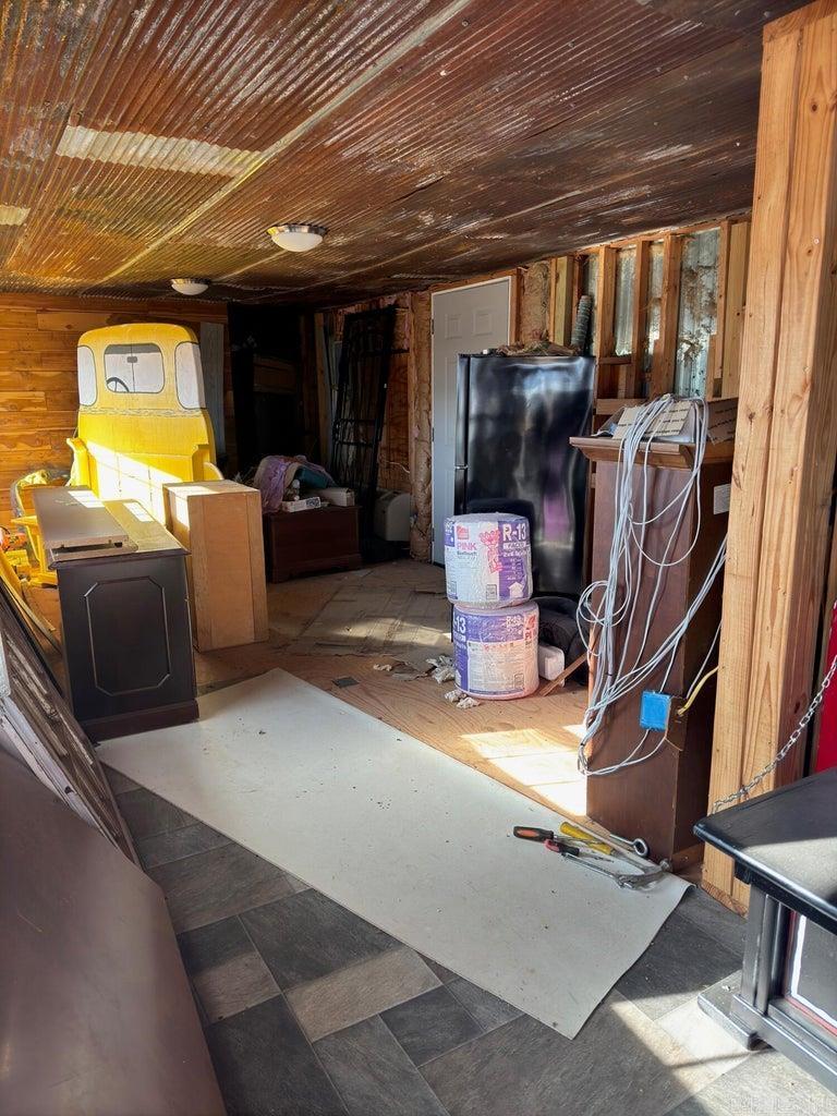 Metes & Bounds - Commercial Sale