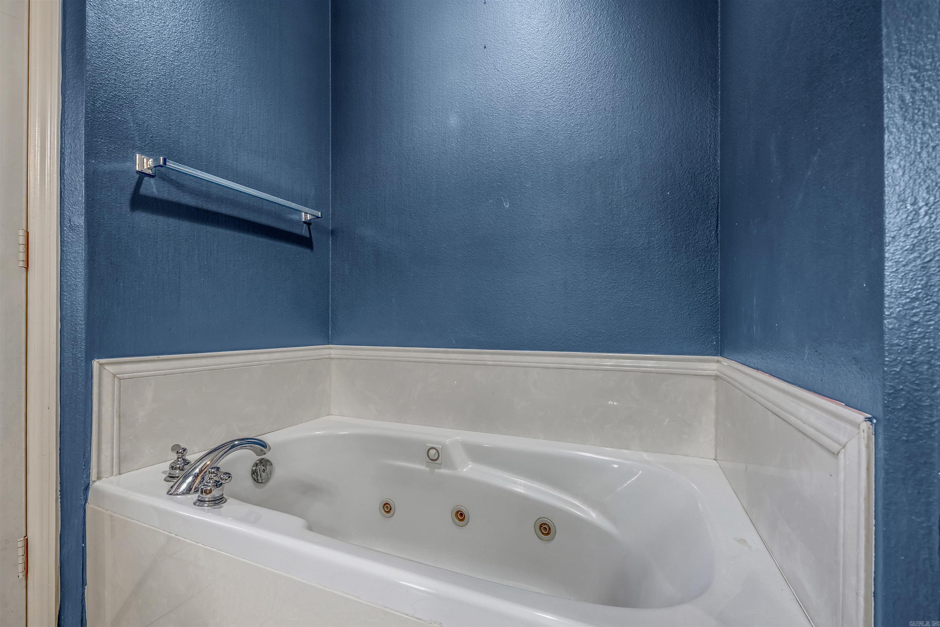 WILLOW LAKE - Residential