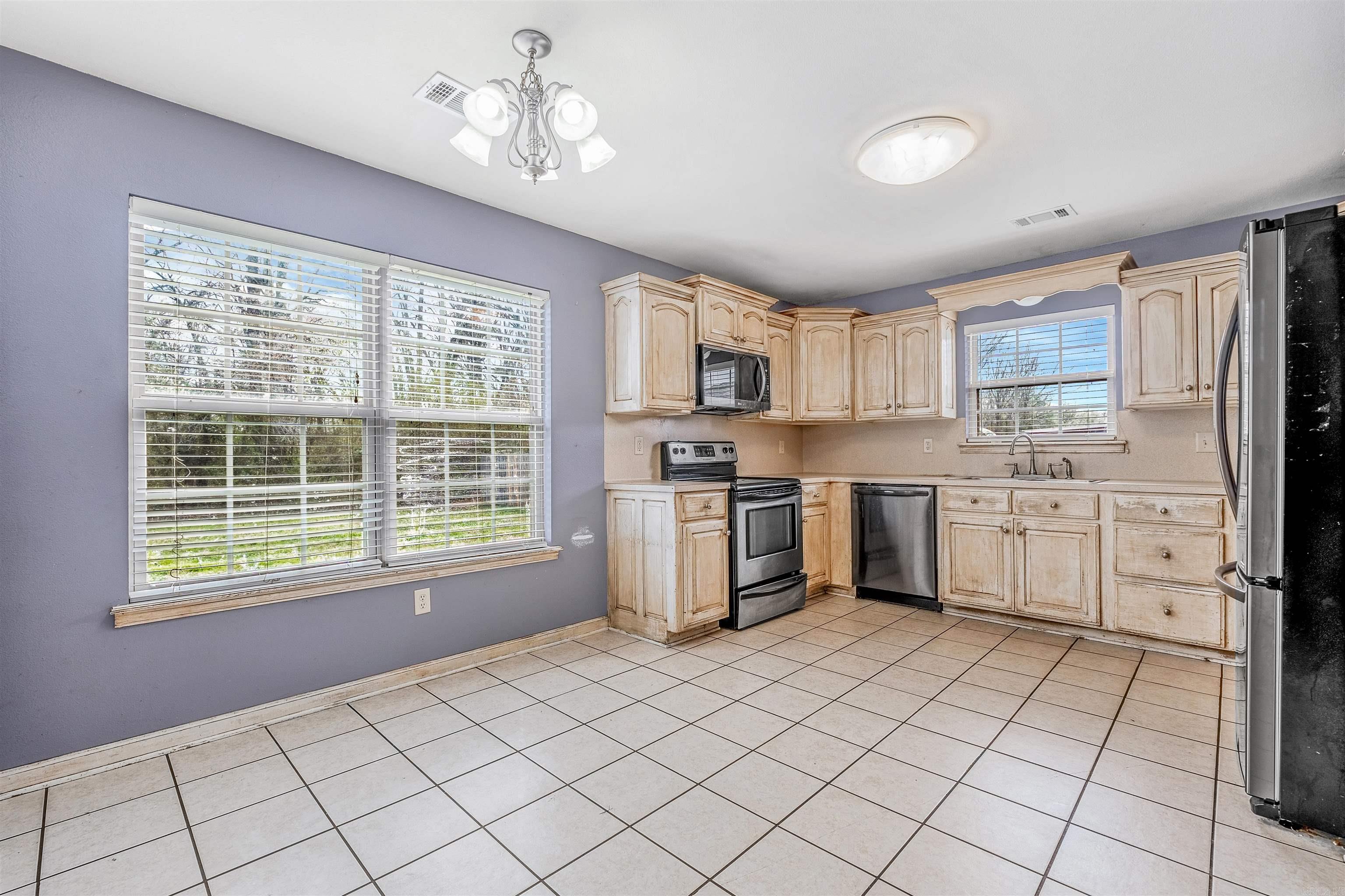 WILLOW LAKE - Residential