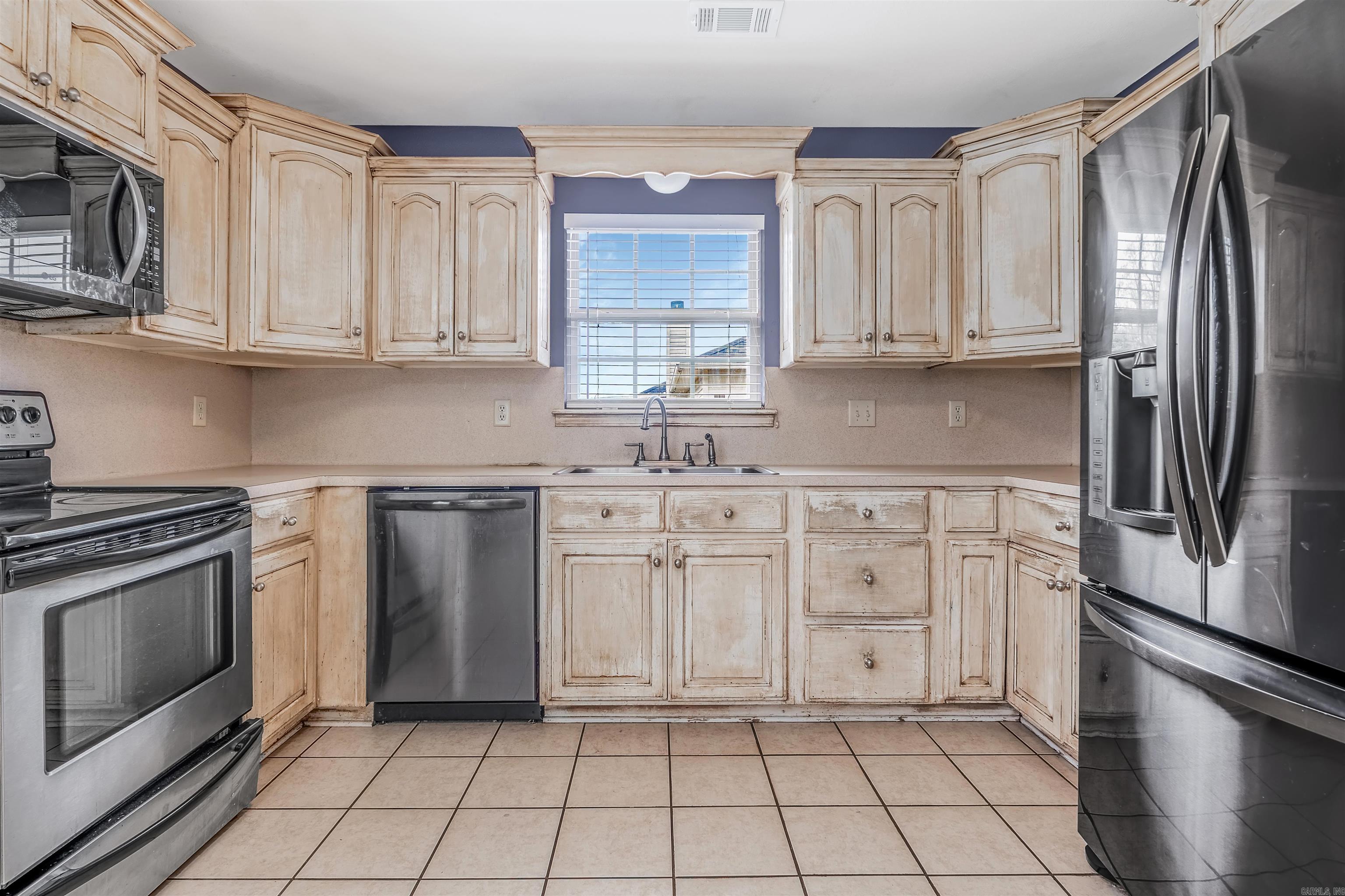 WILLOW LAKE - Residential