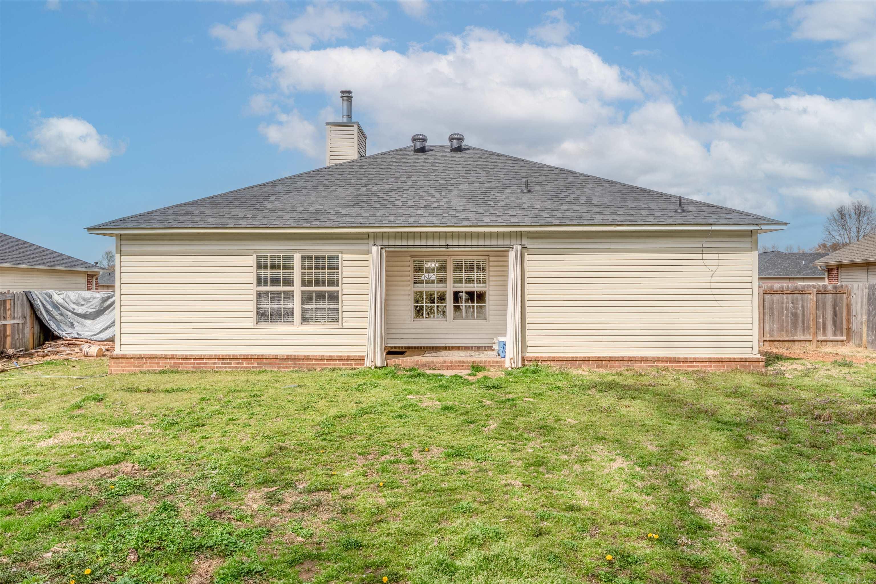 WILLOW LAKE - Residential