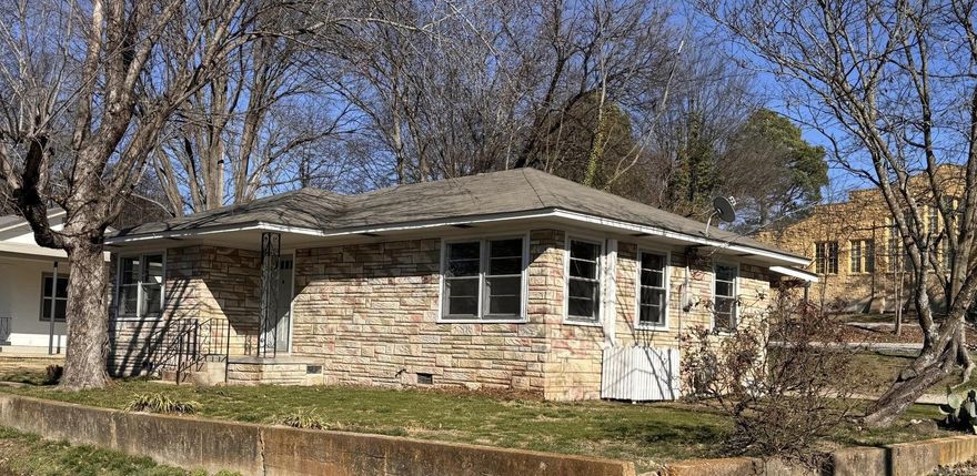 Check out this 2BR/1BA newly remodeled little diamond! The layout is different from what you might be used to with the kitchen and living room opened up with beamed ceiling and columns. There is a new Mini Split with heat pump large enough to heat and cool the whole house. With a stackable washer and new gas dryer, new flooring, paint, fixtures, etc. make this one ready to move in. And don't forget the location is right where you want it to be! Agent Owned.