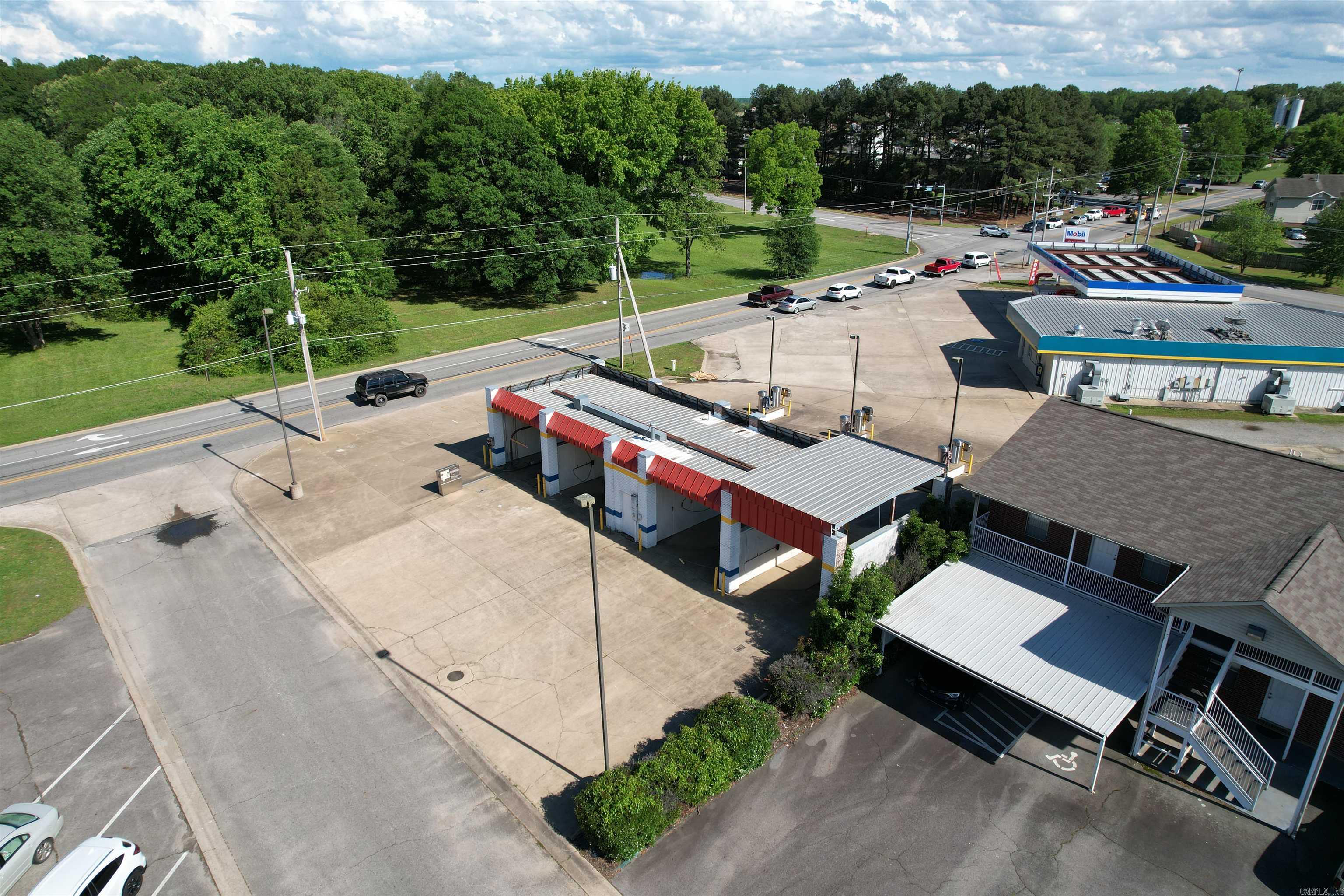 Prime commercial opportunity in the heart of Searcy, AR! This property features three self-service car wash bays, one automatic wash bay, and a vacuum station, offering incredible potential for revitalization. Located in a high-visibility area with steady traffic, itās an ideal spot to restore the car wash to its former glory or repurpose the lot for a new commercial venture. With its central location and flexible use potential, this property is perfect for investors or entrepreneurs looking to capitalize on Searcyās growth. A little effort could turn this into a thriving business again or lay the foundation for an exciting new development. Donāt miss this versatile and valuable opportunity!
