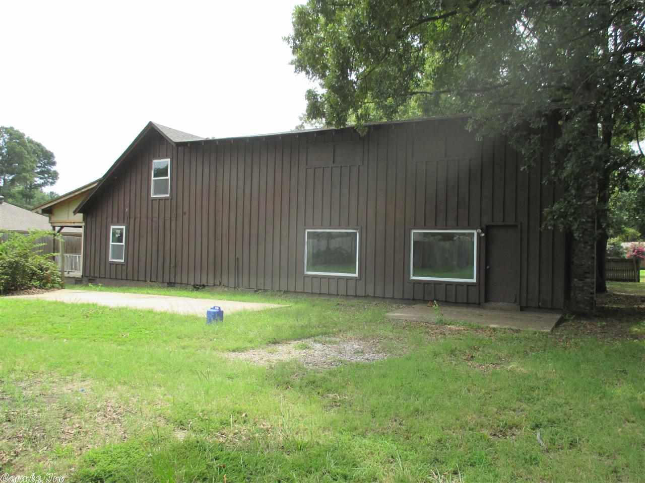 BEAR'S DEN - Residential