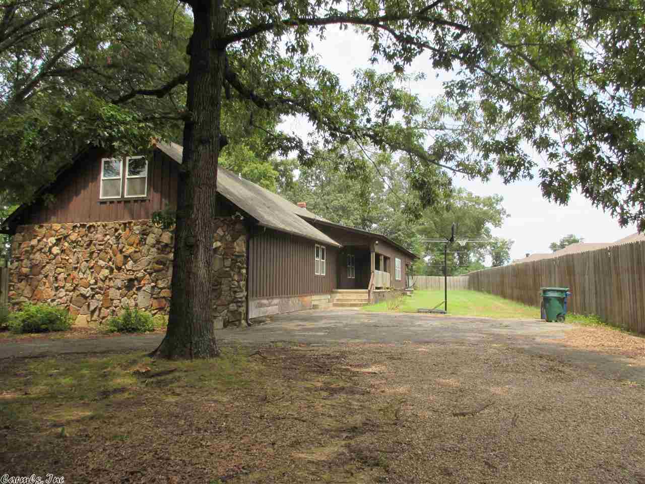 BEAR'S DEN - Residential