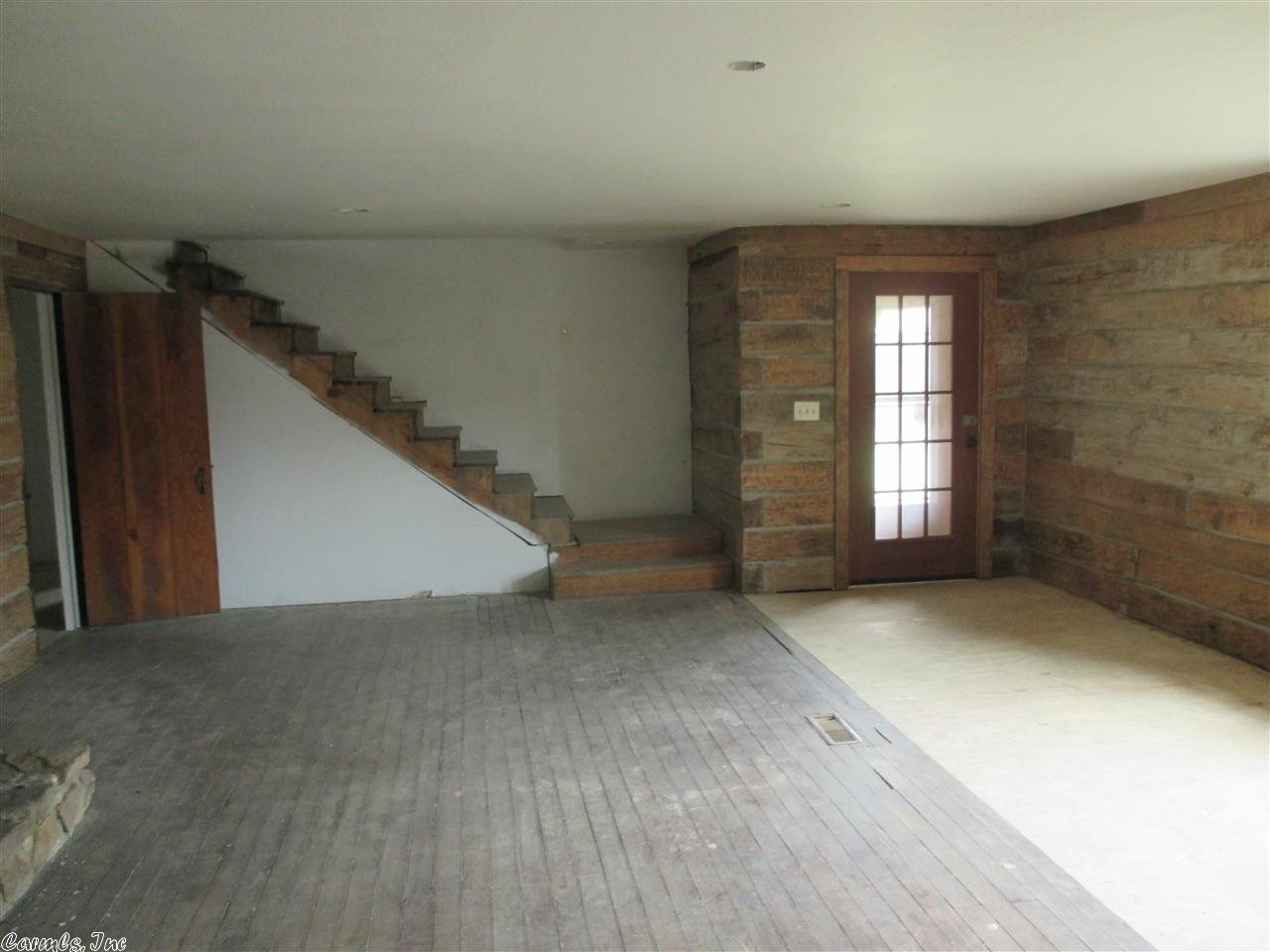 BEAR'S DEN - Residential