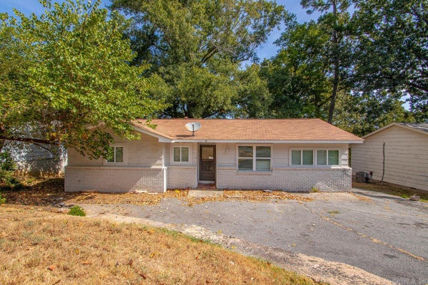 8 W WINDSOR DR, LITTLE ROCK, AR 72209 - Image d5bcbeedd58260bc85e9fb989b6f5a2a/3849396873