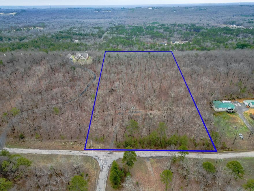 Beautiful wooded residential homesite conveniently located just minutes from Hwy 5. Lot has all utilities ready to go. Driveway and turn around! Ready for a buyer to build a new home or you could easily put a trailer or camper/ RV / tiny house on the property. Come see it today and make Earlene Cove your new home!