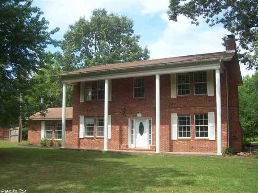 Great 2 story home in Jefferson, sits on 5 acres.  This home has a deck off the back to enjoy family gatherings.  There is 2 living areas, dining area and half bath downstairs.  4 bedrooms upstairs, and 2 baths.  This home is awaiting your personal touches.  Call today for your personal tour. **Agents see remarks**