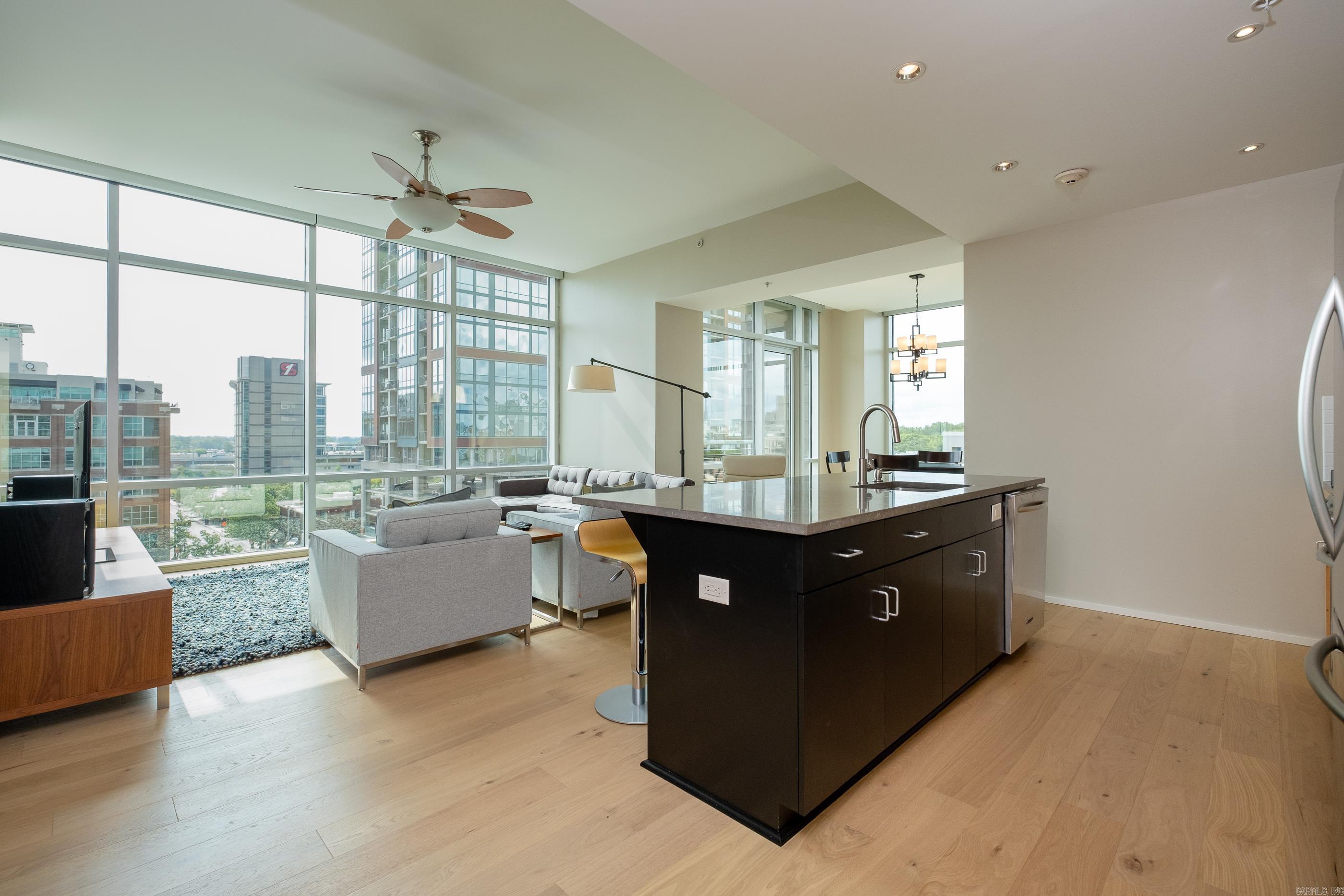 300 THIRD HPR - Residential