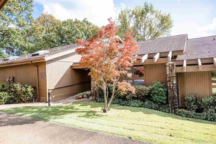 Location, Location, Location! Rare find at Beautiful Hamilton Pointe on Lake Hamilton! Views of main channel and Mt Riante.  Great Room and two ensuite bedrooms are on main level and owner removed all steps from covered parking to entrance. This unit has a unique floor plan that includes a sun room or office adjacent to owner’s suite. Vaulted Ceilings, skylights and beautiful lake views!